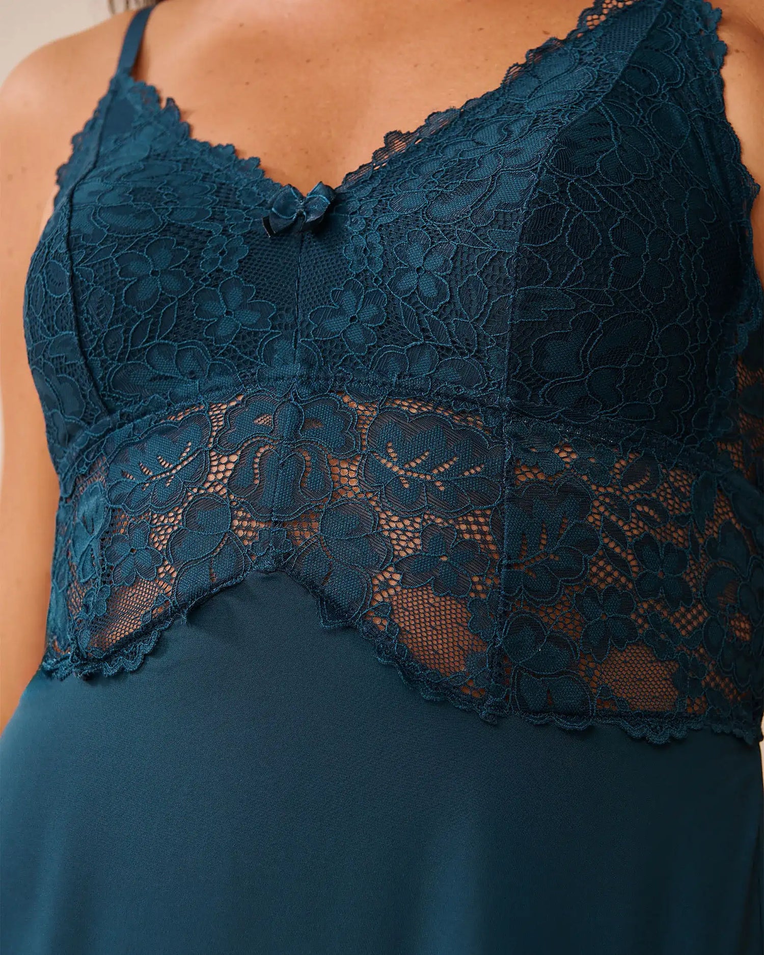 La Vie en Rose_Reflecting Pond_Lace Overlay Nightie_60500204_40241_03