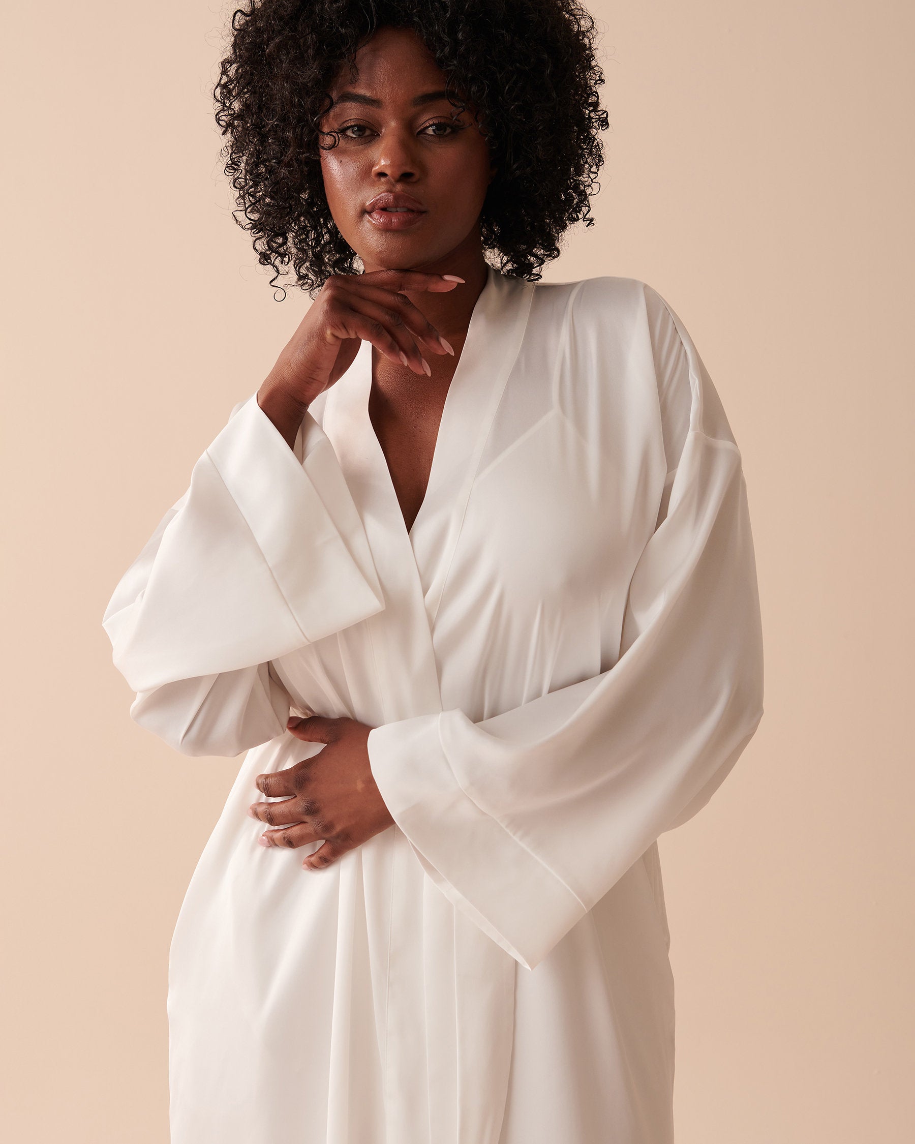 Satin Kimono_60600065_10011_01