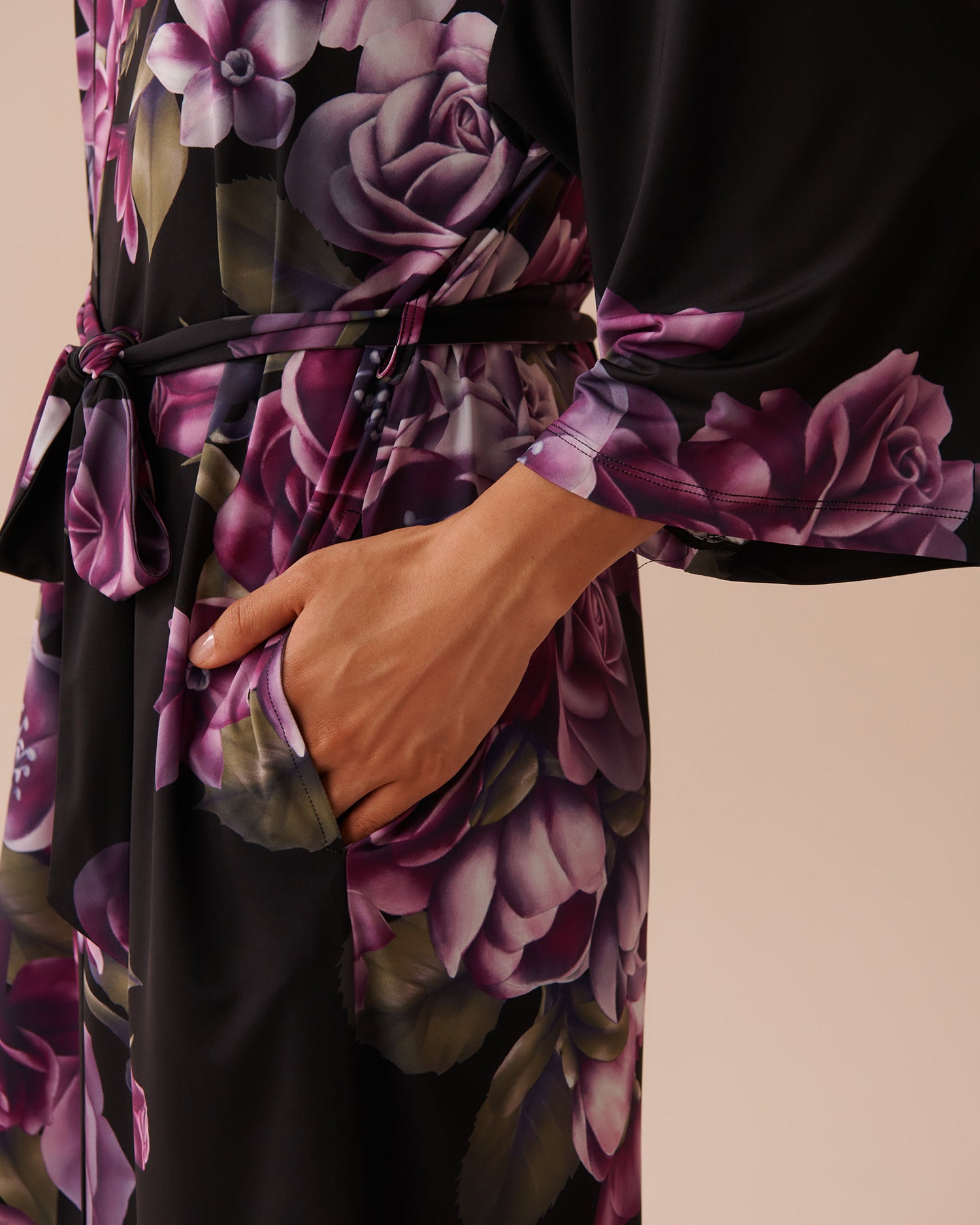 Purple Bouquet Kimono_60600082_P00369_03