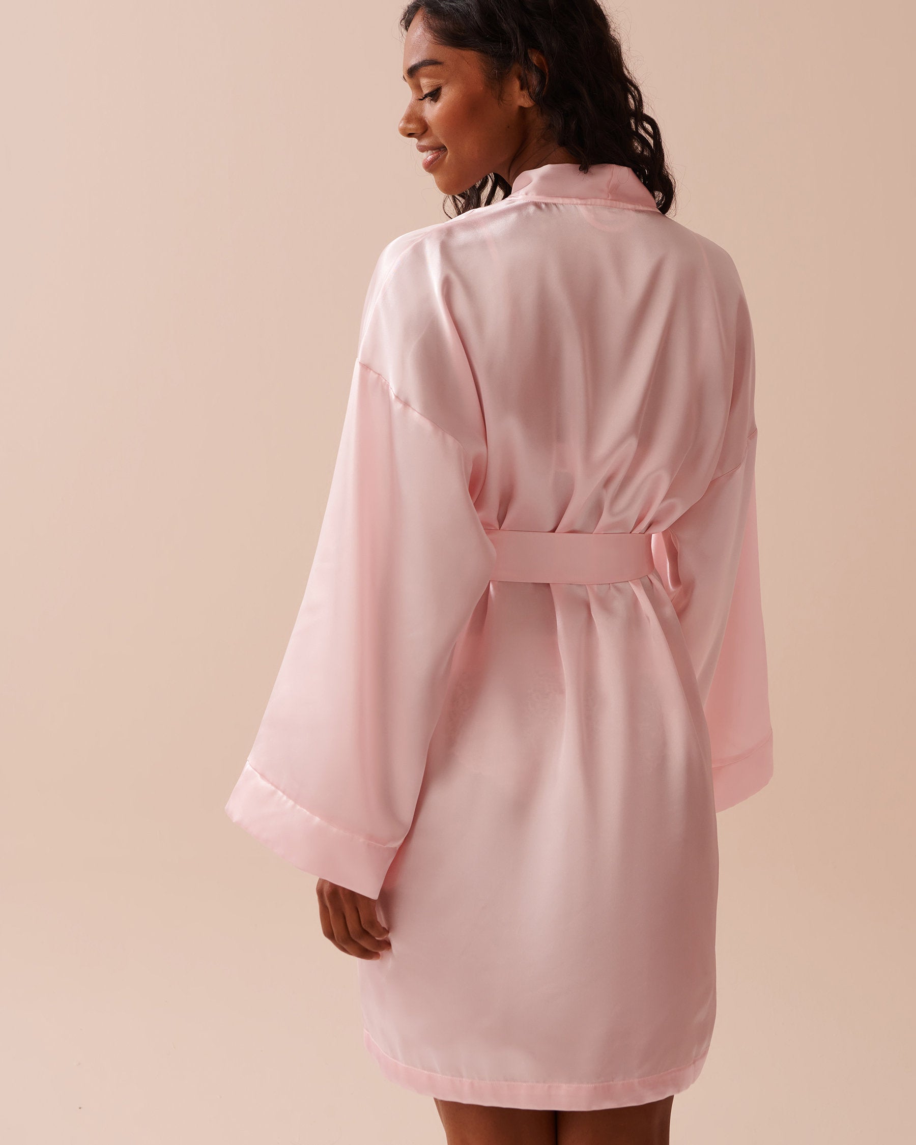 Shiny Satin Kimono_60600084_60042_03