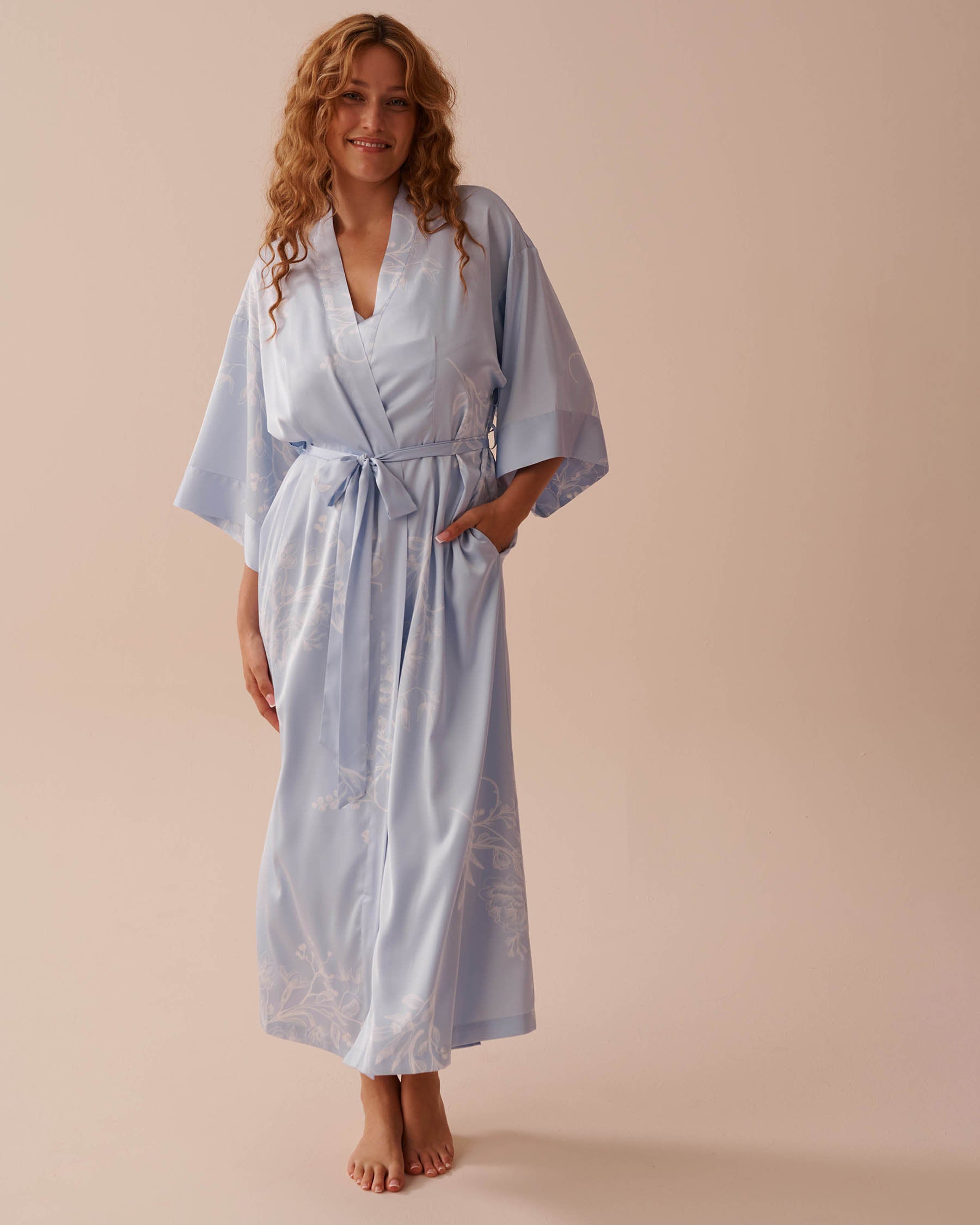 Pastel Floral Print Long Satin Kimono_60600085_P40384_01