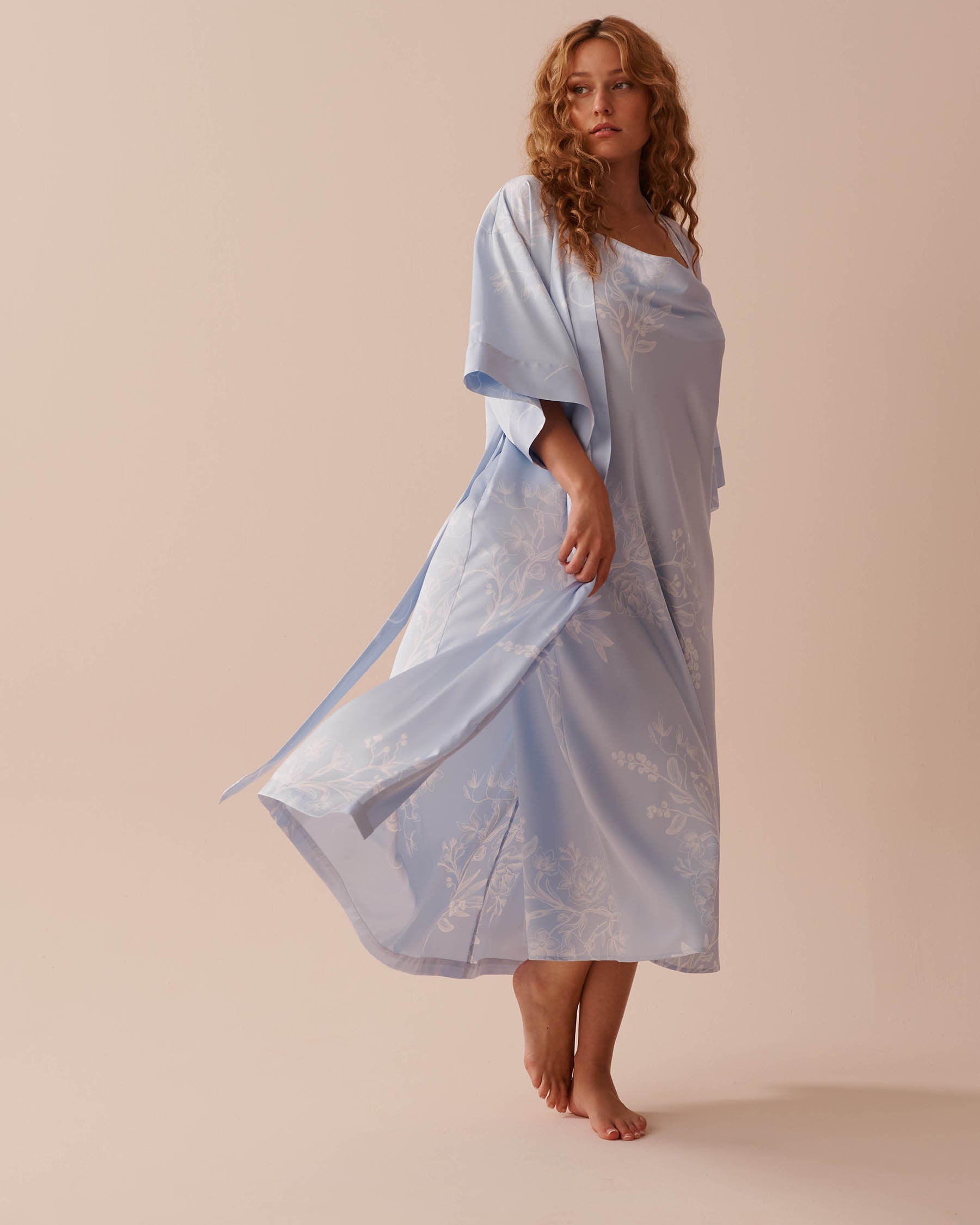 Pastel Floral Print Long Satin Kimono_60600085_P40384_04