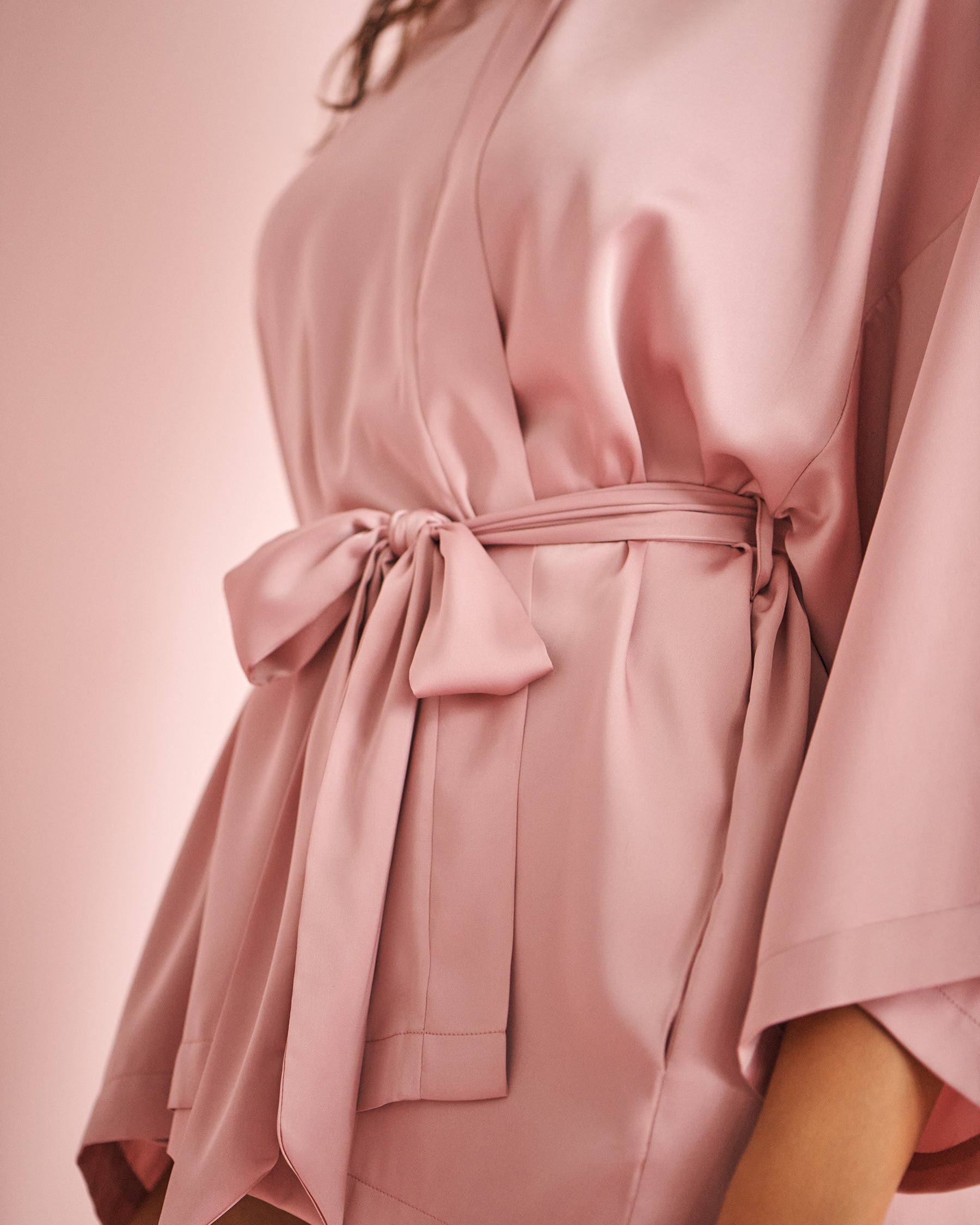 La Vie en Rose_Luxury Edition Short Satin Kimono_60600088_60036_05