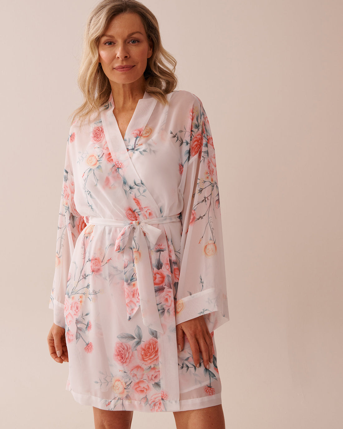La Vie en Rose_Luxury Edition Romantic Bouquet Chiffon Kimono_60600090_P10476_01