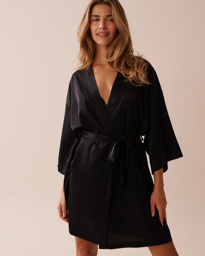 La Vie en Rose_Black Beauty_LUXURY EDITION Satin Kimono_60600094_00001_01
