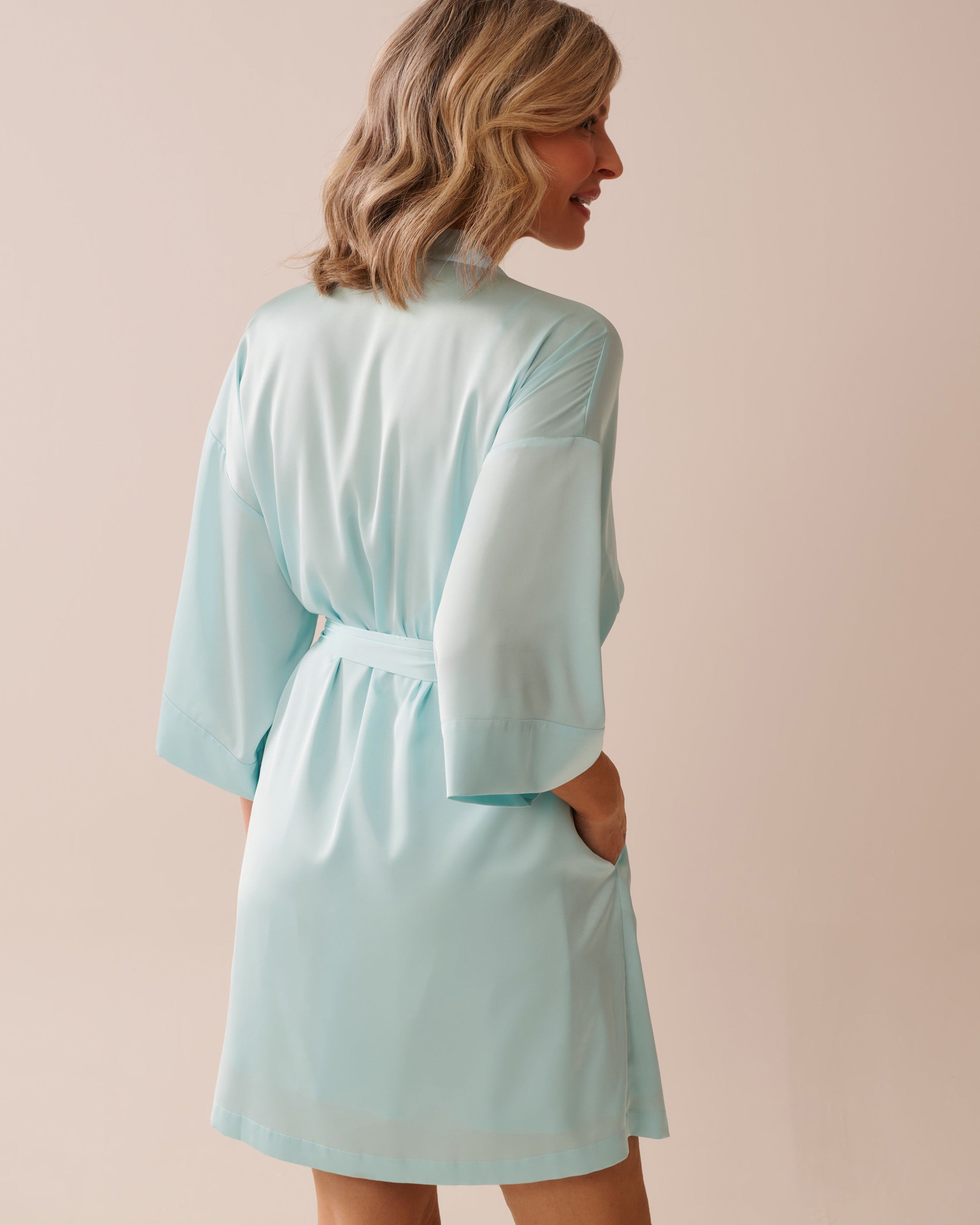 La Vie en Rose_Clearwater_Satin Kimono_60600094_40090_03