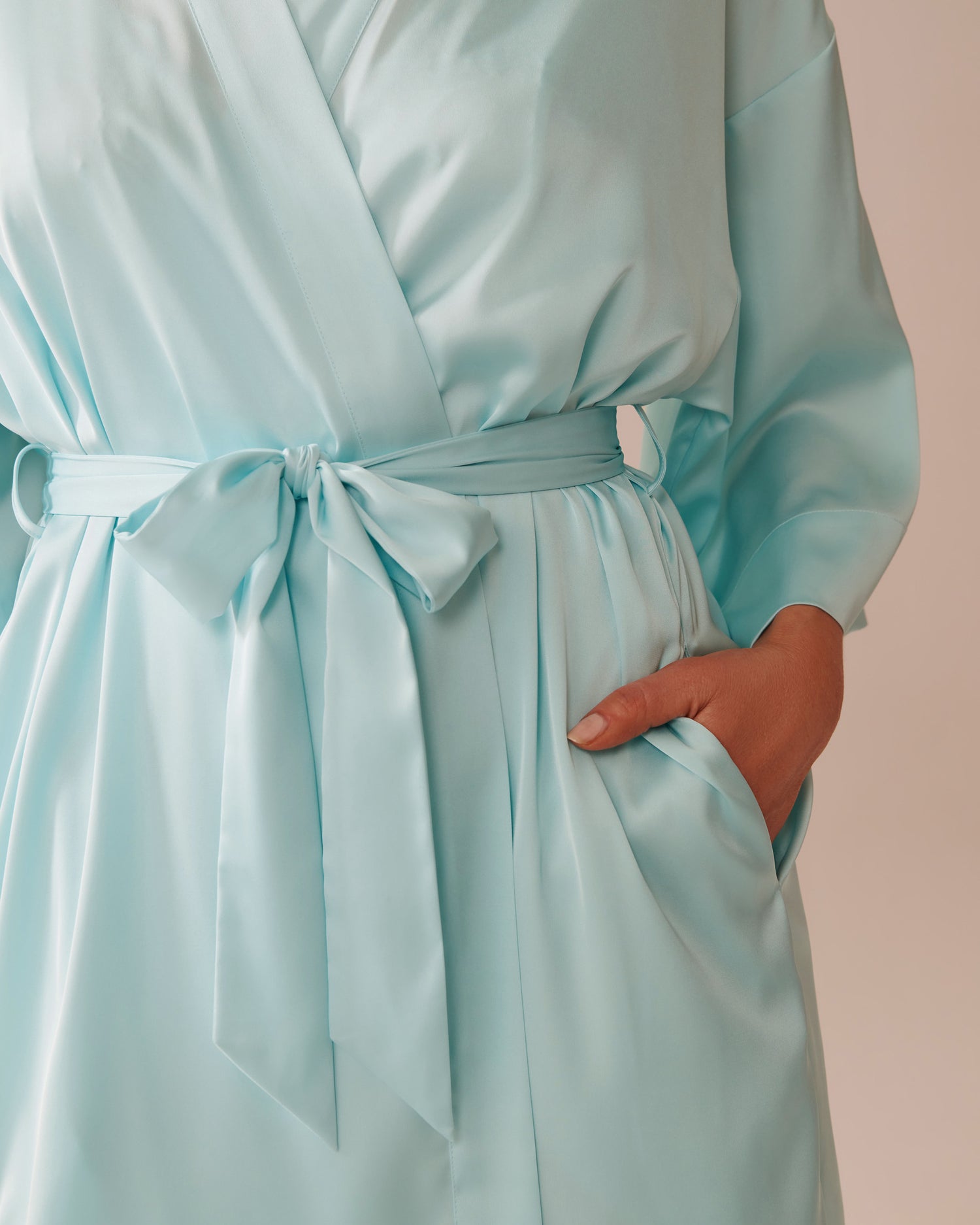 La Vie en Rose_Clearwater_Satin Kimono_60600094_40090_04