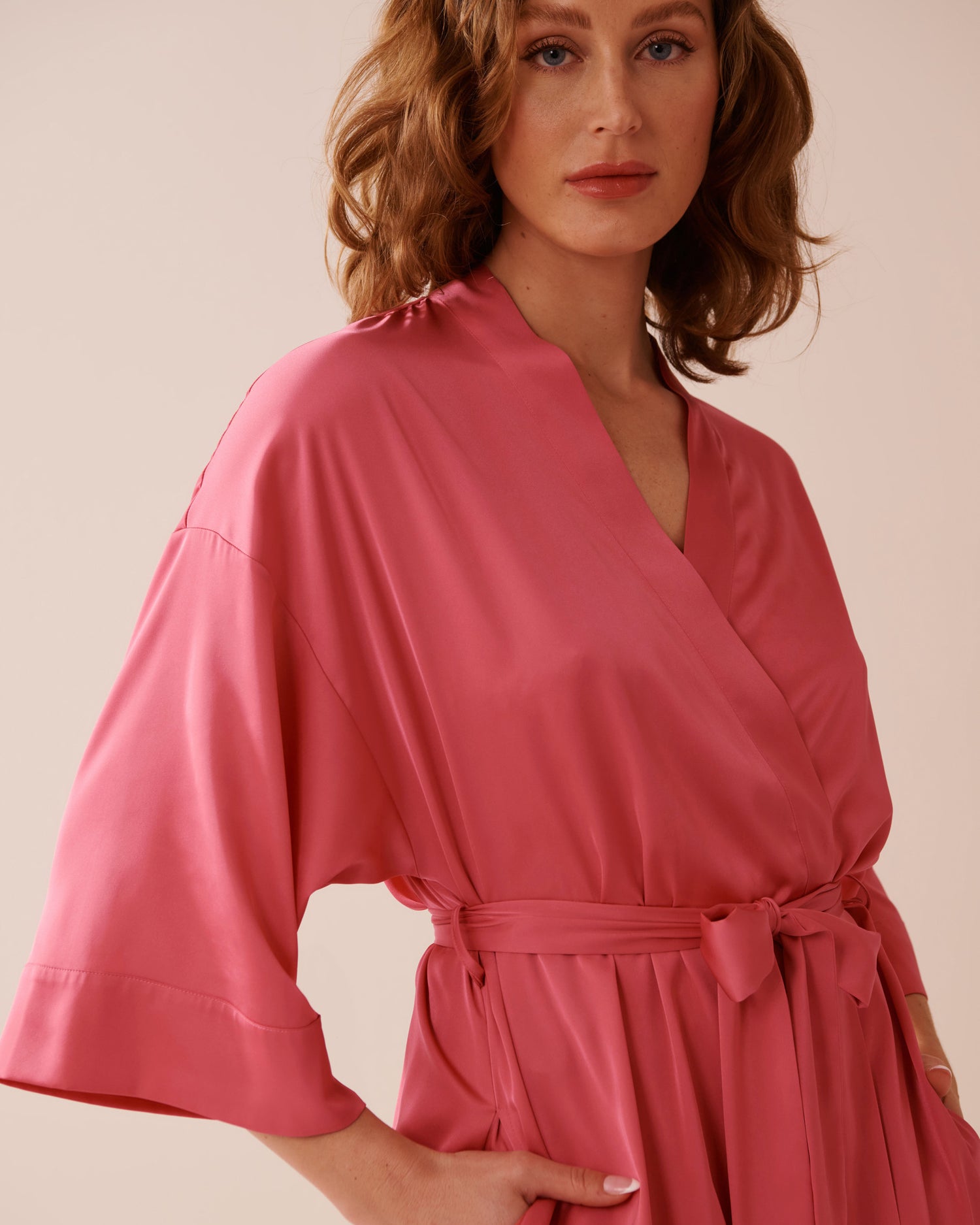La Vie en Rose_Rapture Rose_Satin Kimono_60600094_60008_05