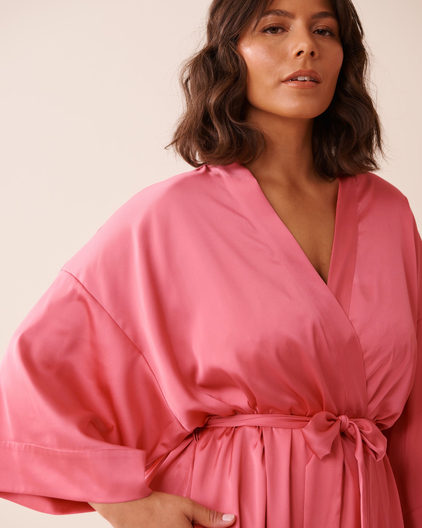 La Vie en Rose_Rapture Rose_Satin Kimono_60600094_60008_09