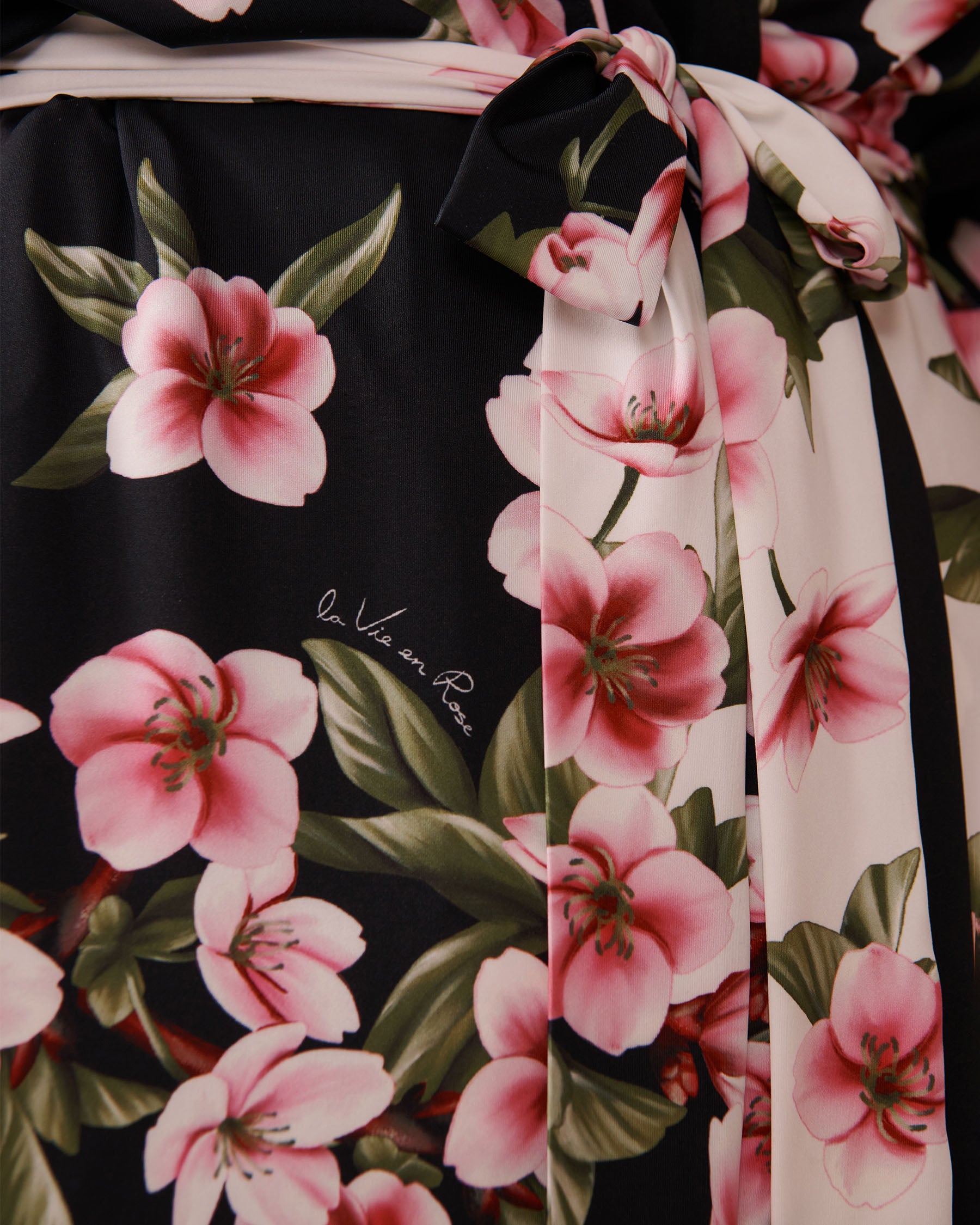 La Vie en Rose_Cherry Blossom_Cherry Blossom Print Recycled Fibers Kimono_60600099_P00431_06