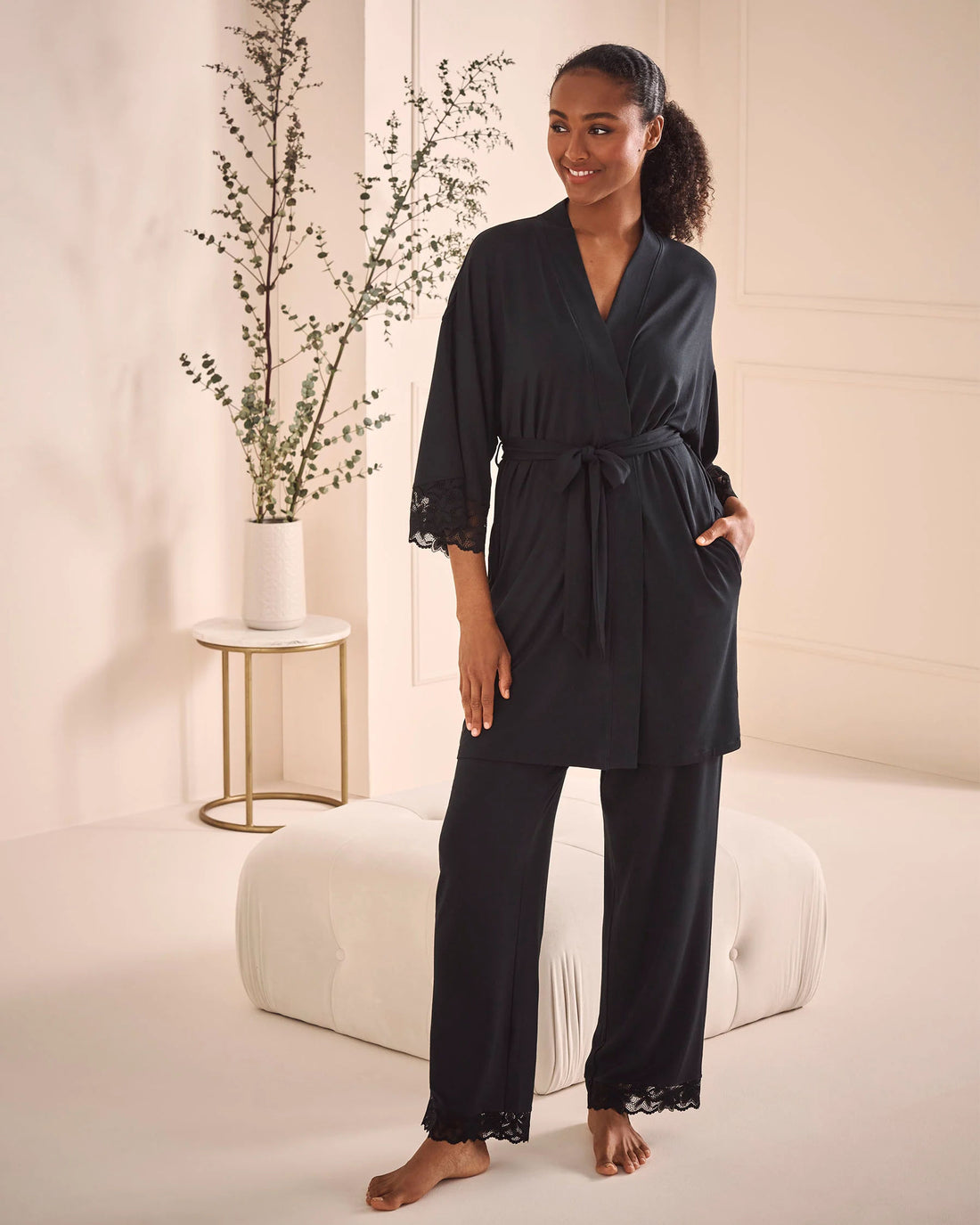 La Vie en Rose_Black Beauty_Lace Detail Modal Kimono_60600100_00001_01