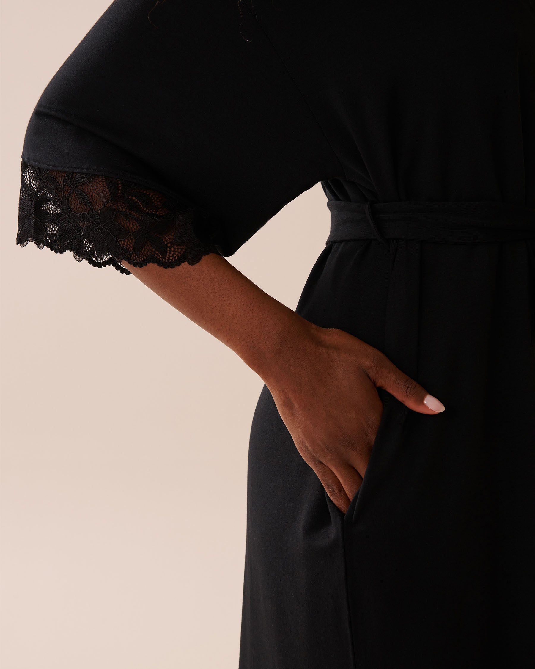 La Vie en Rose_Black Beauty_Lace Detail Modal Kimono_60600100_00001_06