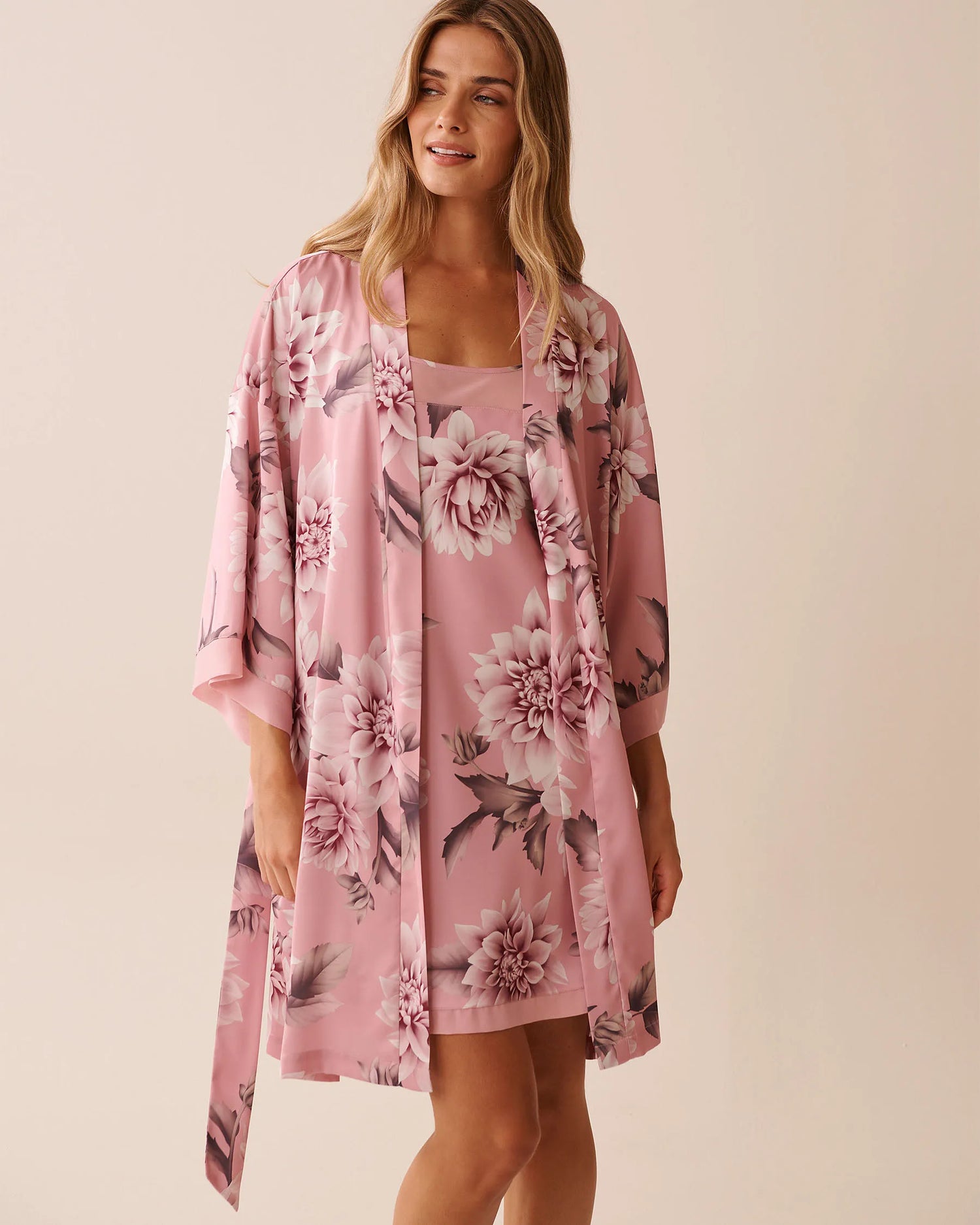 La Vie en Rose_Zephyr Flowers_Dahlia Print Satin and Chiffon Kimono_60600101_P60399_04