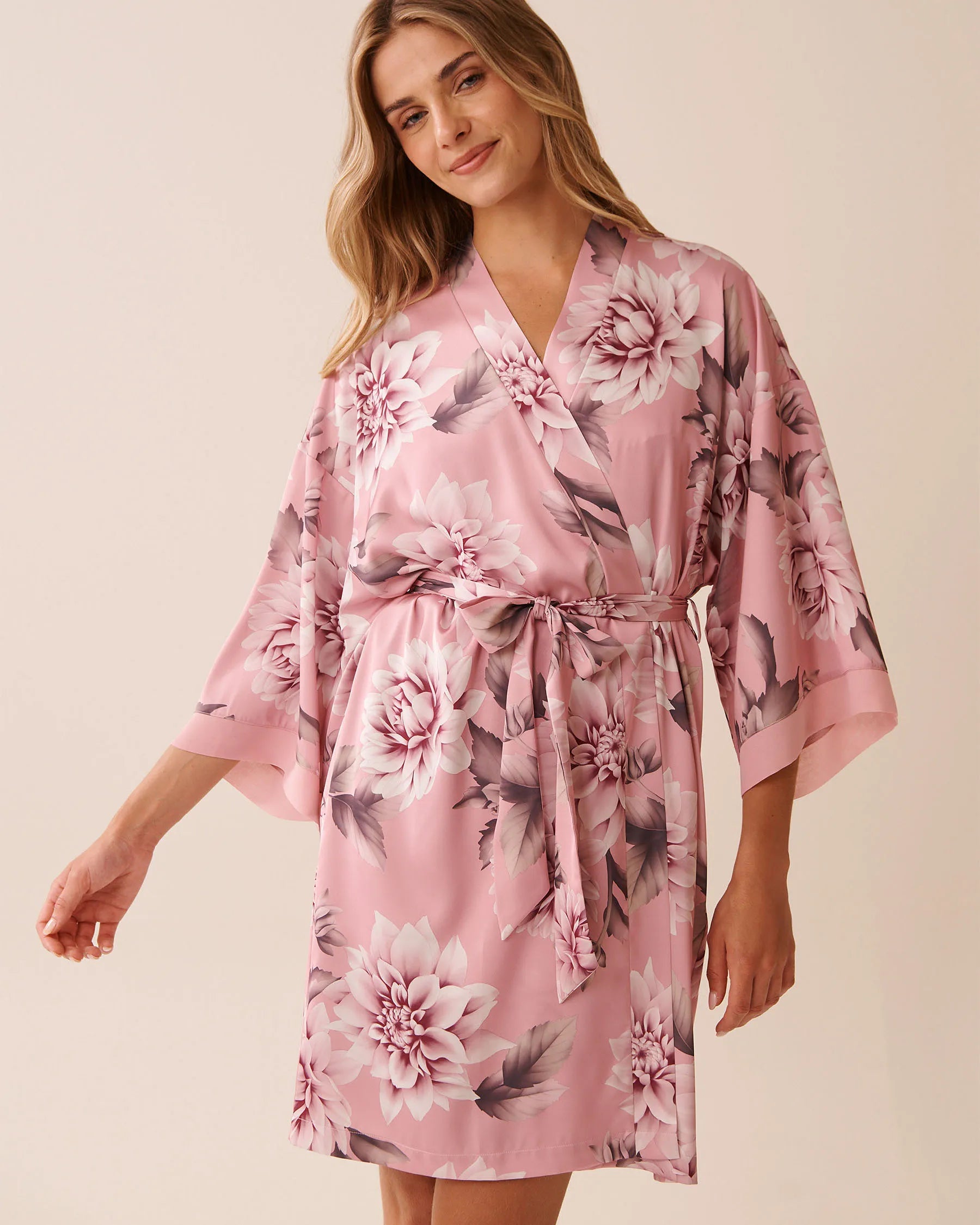 La Vie en Rose_Zephyr Flowers_Dahlia Print Satin and Chiffon Kimono_60600101_P60399_05