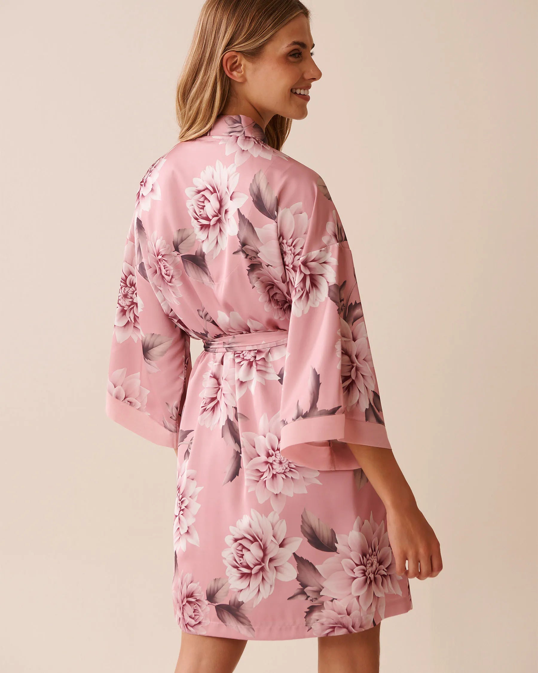 La Vie en Rose_Zephyr Flowers_Dahlia Print Satin and Chiffon Kimono_60600101_P60399_06