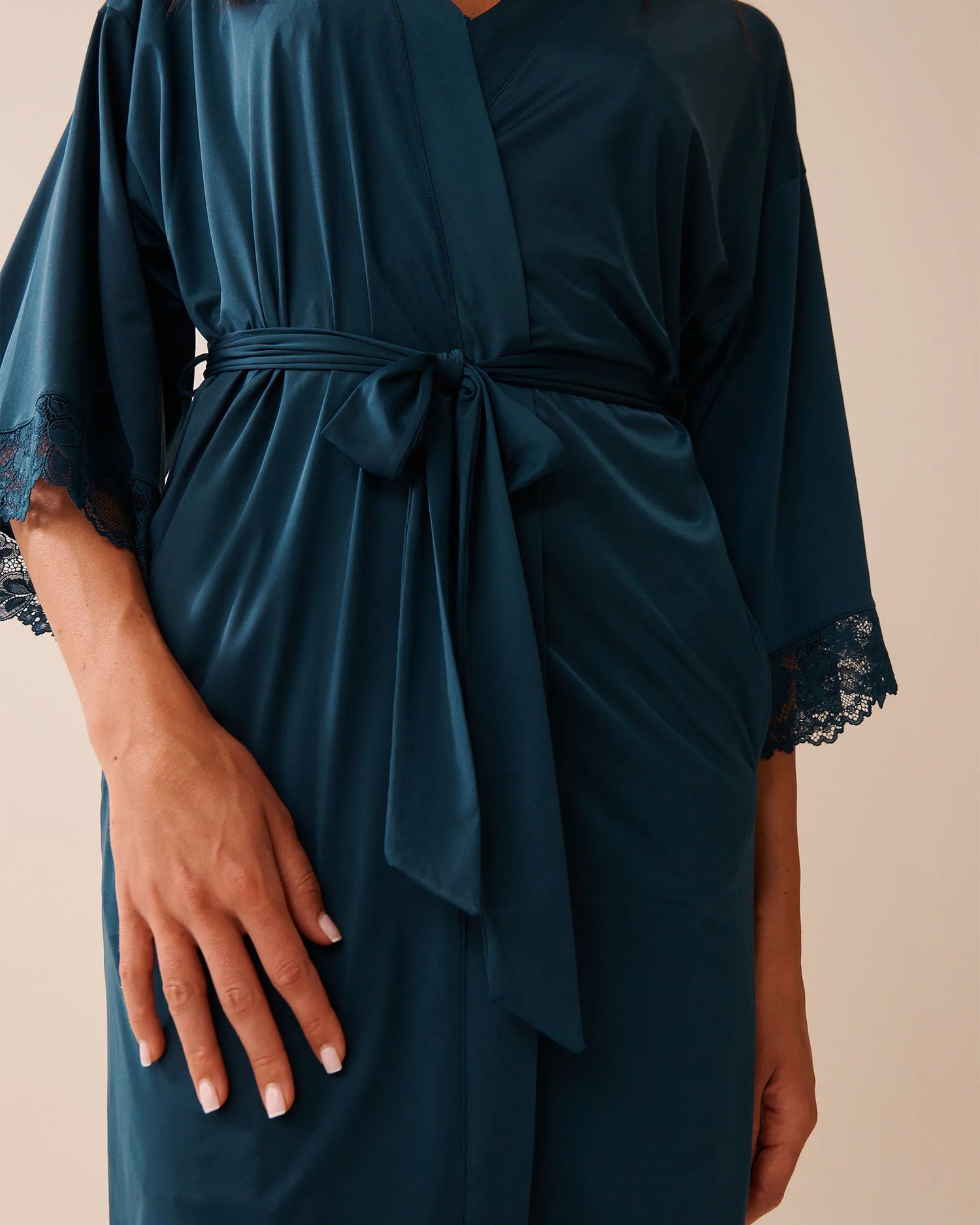 La Vie en Rose_Reflecting Pond_Lace Trim Kimono_60600103_40241_03