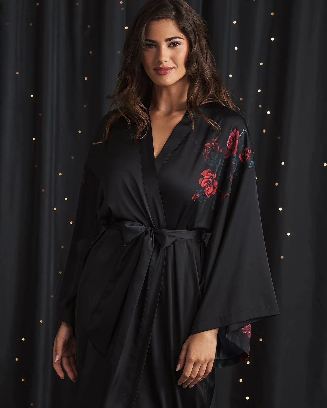 La Vie en Rose_Red Roses Placement_Luxury Edition Red Rose Print Long Satin Kimono_60600107_p00469_02