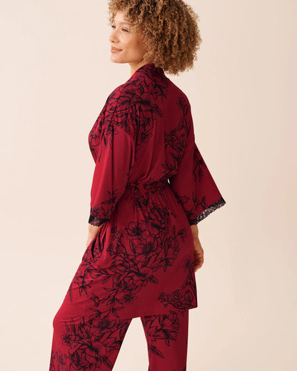 La Vie en Rose_Savvy Red Flowers_Crimson Bloom Recycled Fibers Lace Trim Kimono_60600109_P60419_05