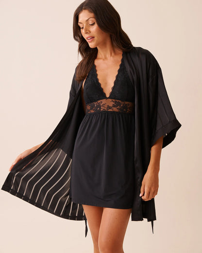La Vie en Rose_Black Beauty_Shadow Stripe Satin Kimono_60600110_00001_04
