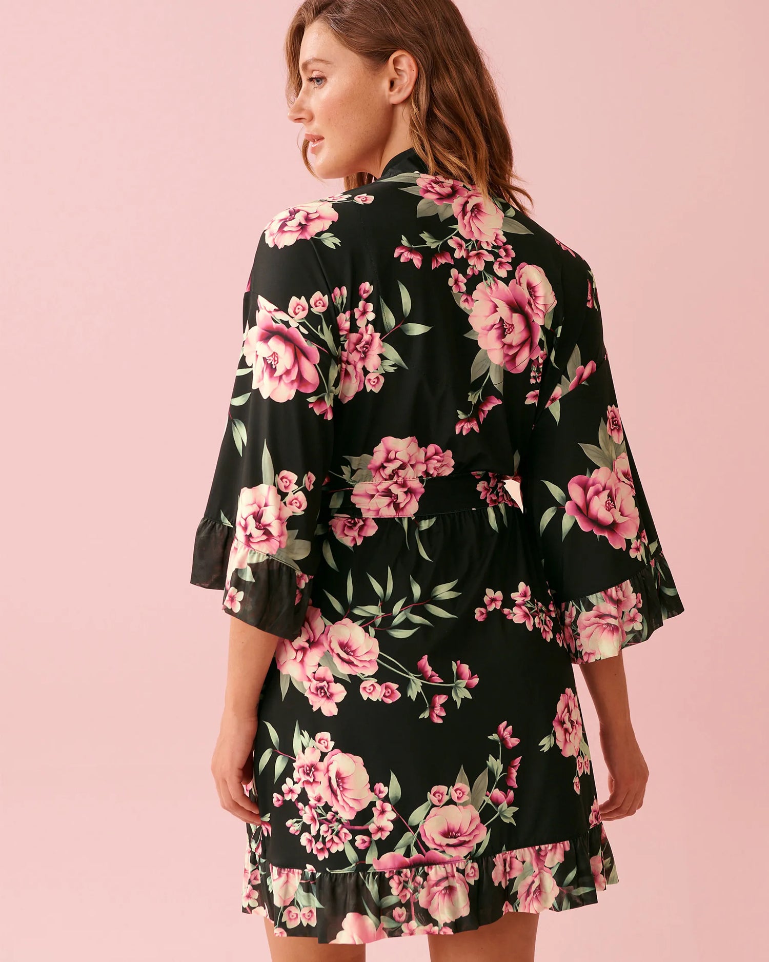 La Vie en Rose_Black &amp; Pink Flowers_Peony Print Recycled Fibers Mesh Trim Kimono_60600111_P00489_02