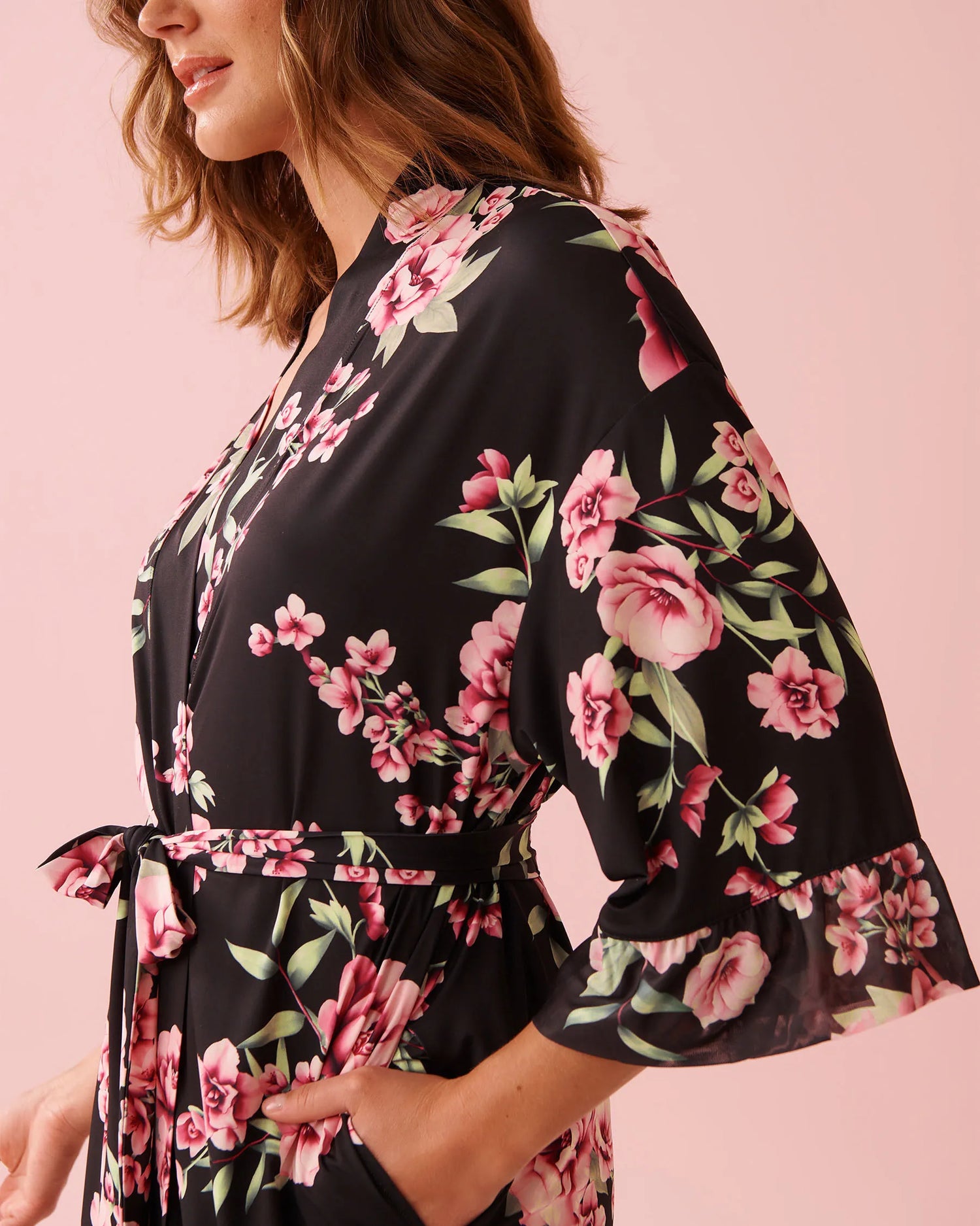 La Vie en Rose_Black &amp; Pink Flowers_Peony Print Recycled Fibers Mesh Trim Kimono_60600111_P00489_03