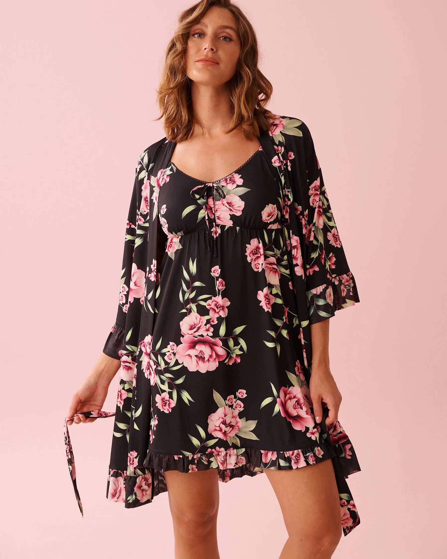 La Vie en Rose_Black &amp; Pink Flowers_Peony Print Recycled Fibers Mesh Trim Kimono_60600111_P00489_04