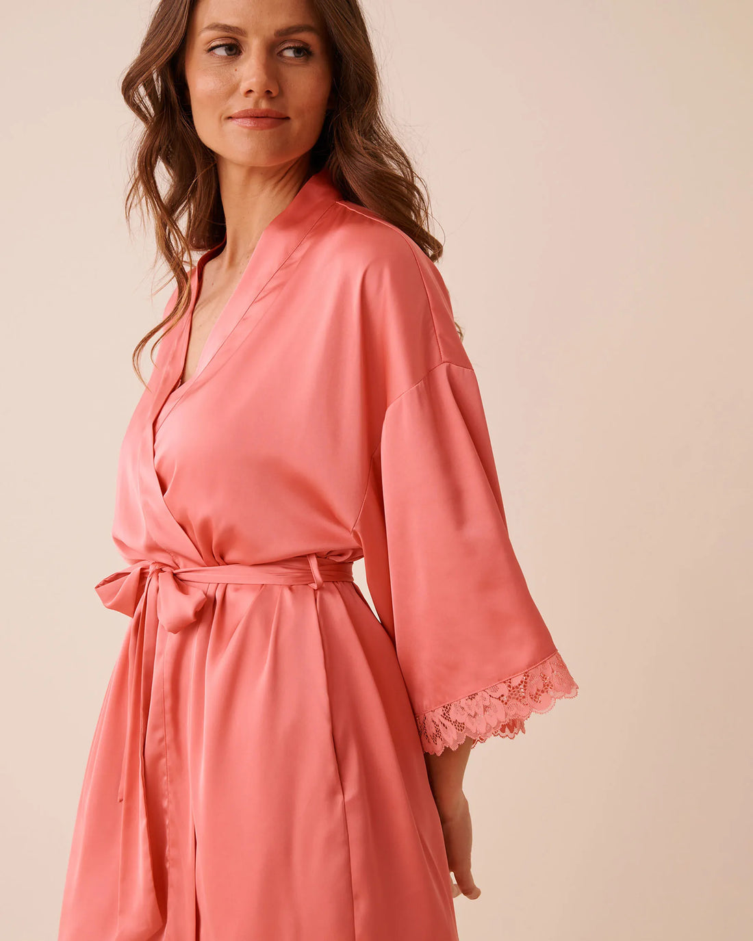 La Vie en Rose Flamingo Plume Women LUXURY EDITION Lace Trim Satin Kimono SKU: 60600117_60239 Image 03