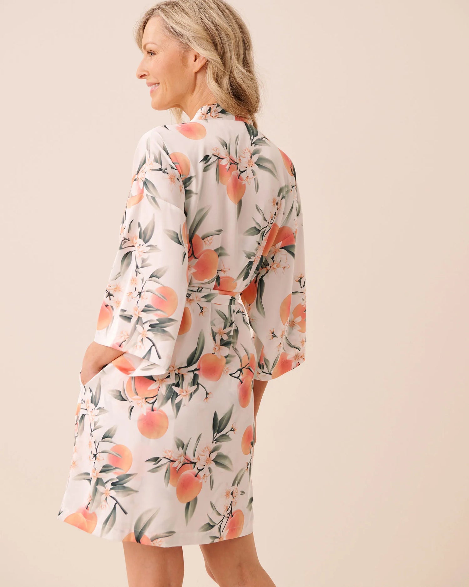 La Vie en Rose Snow White Peach Women LUXURY EDITION Peach Print Satin Kimono SKU: 60600122_P10602 Image 03