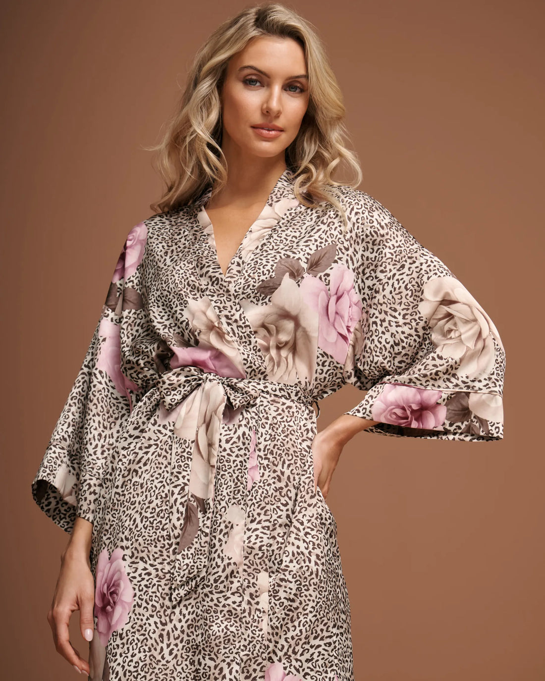 La Vie en Rose Leopard Garden Women Luxury Edition Floral Leopard Print Satin Kimono SKU: 60600124_P20099 Image 01