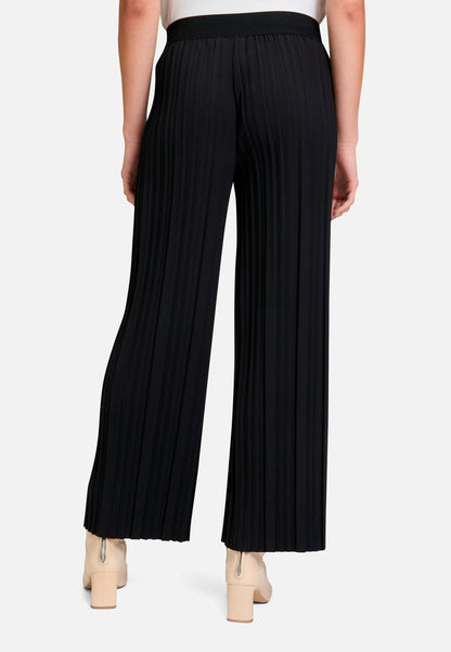 Betty Barclay_Black_Solid-Color Culottes_6066-2420_9045_03