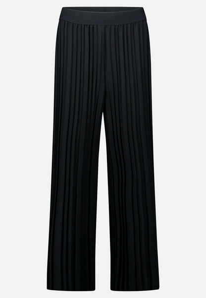 Betty Barclay_Black_Solid-Color Culottes_6066-2420_9045_04