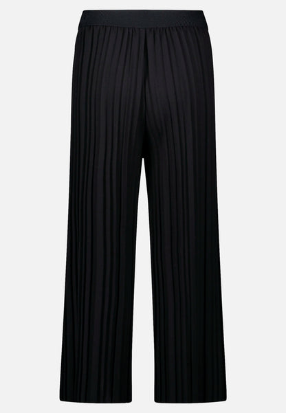 Betty Barclay_Black_Solid-Color Culottes_6066-2420_9045_05