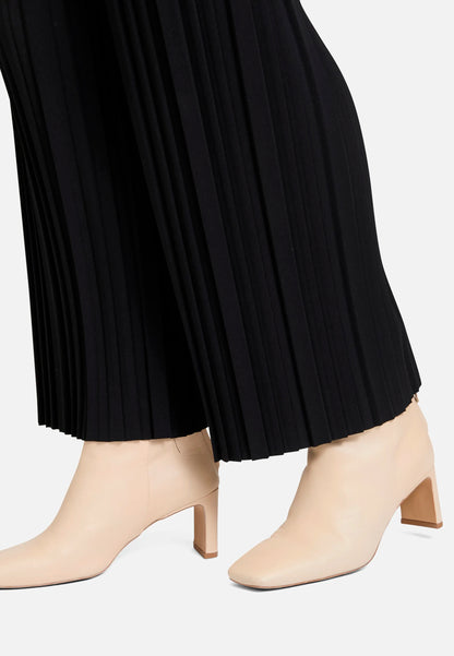 Betty Barclay_Black_Solid-Color Culottes_6066-2420_9045_07