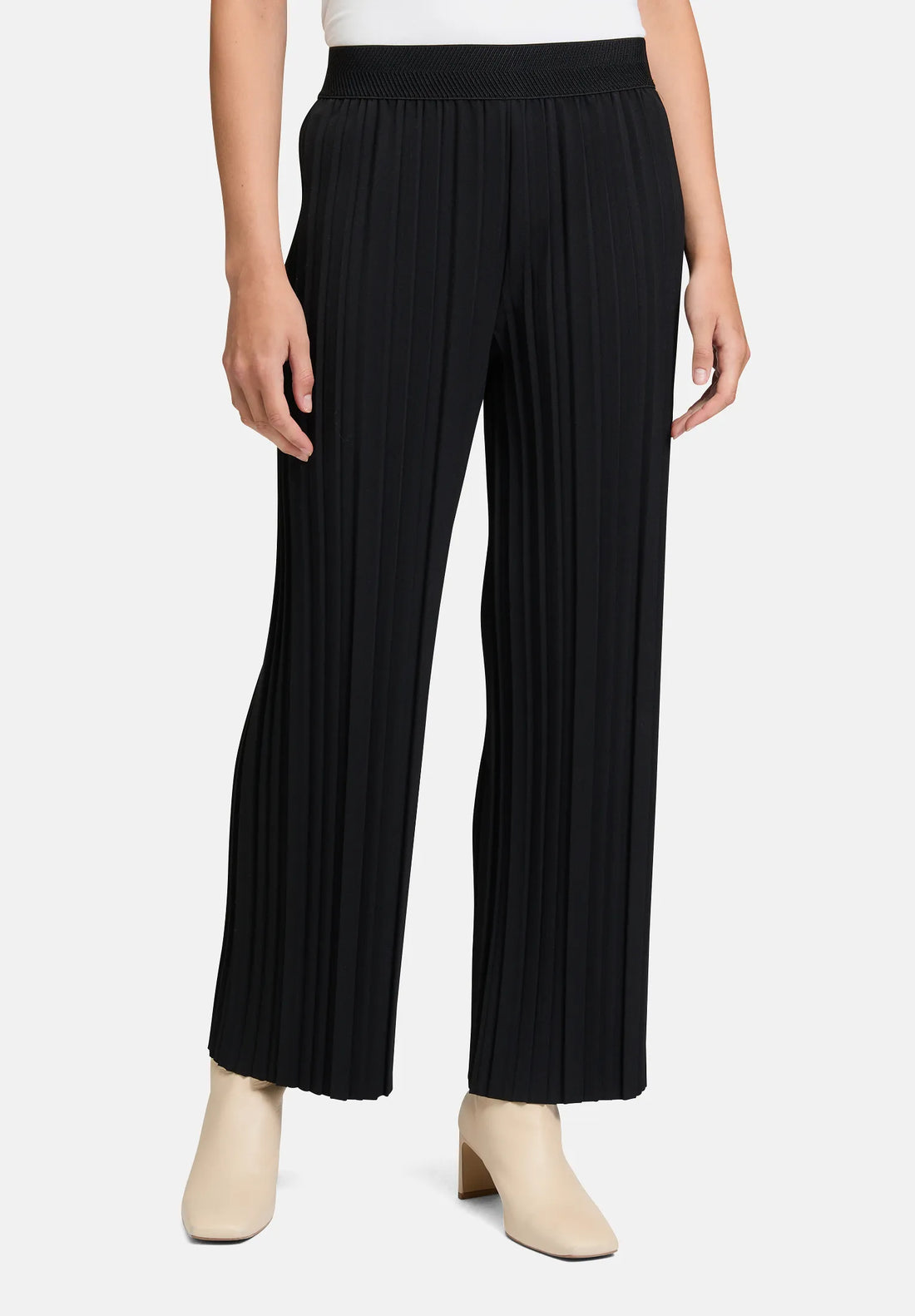 Betty Barclay_Black_Culottes Plain_6069-2420_9045_02