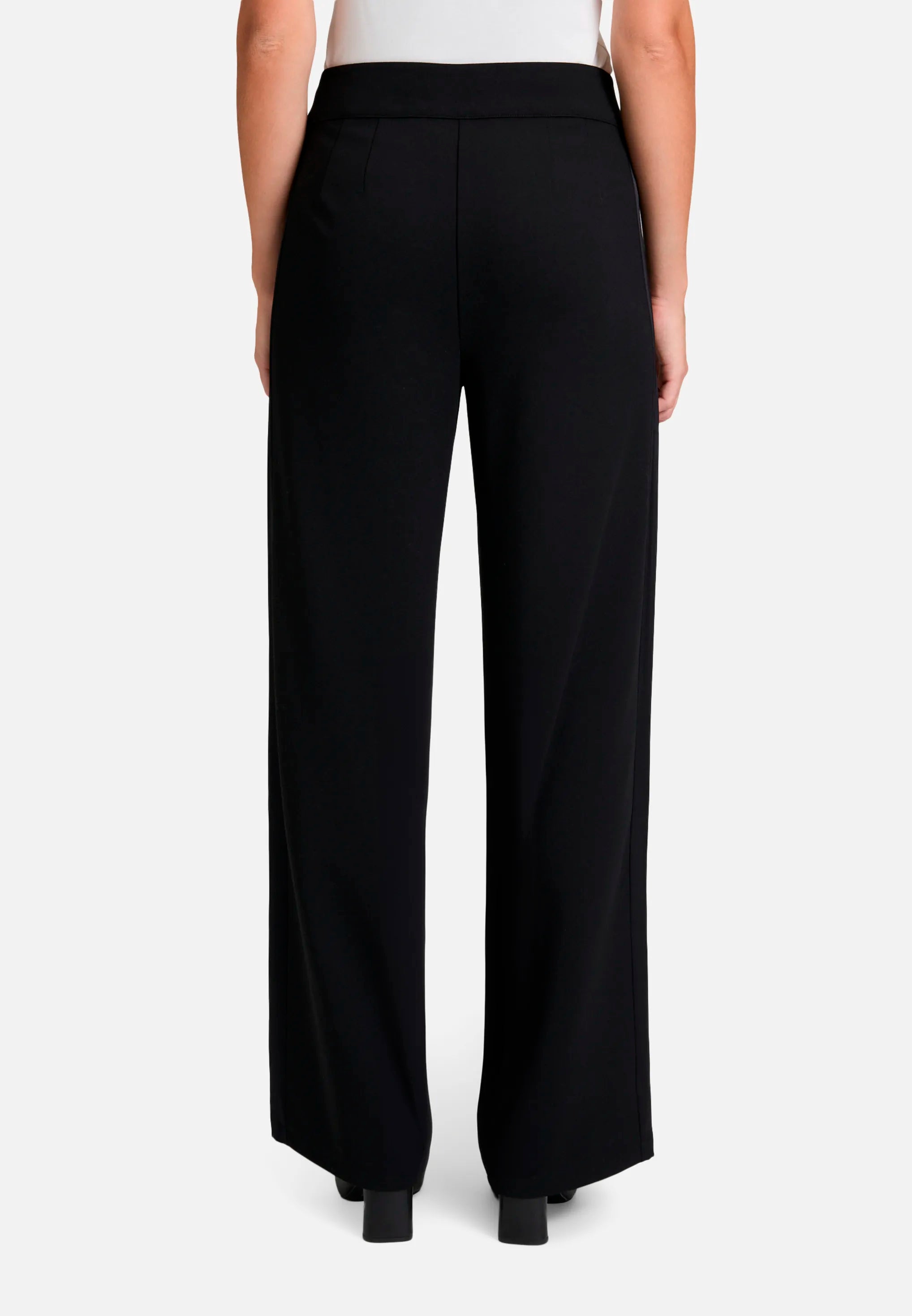 Betty Barclay_Black_Marlene Trousers, Solid Color_6086-2420_9045_03
