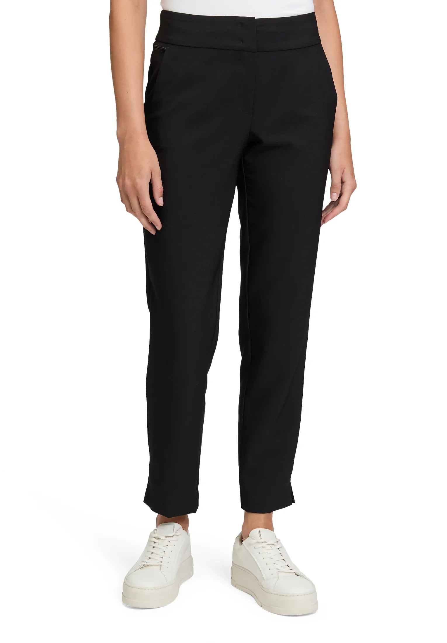 Betty Barclay_Black_Pants Classic 7/8 Length_6097-2924_9045_02