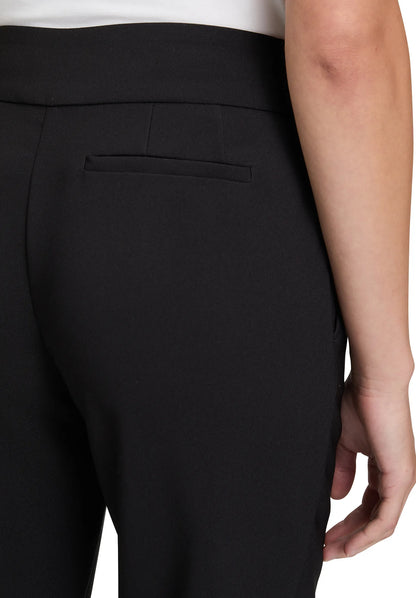 Betty Barclay_Black_Pants Classic 7/8 Length_6097-2924_9045_07