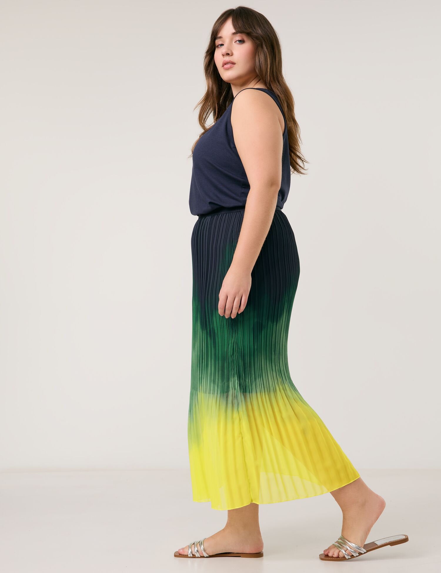 Samoon_Pleated Skirt with Colour Graduation_610604-21137_5752_08