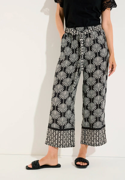More &amp; More Twotone Palm Print Women Cropped Printed Trousers SKU: 61064051_2790 Image 01