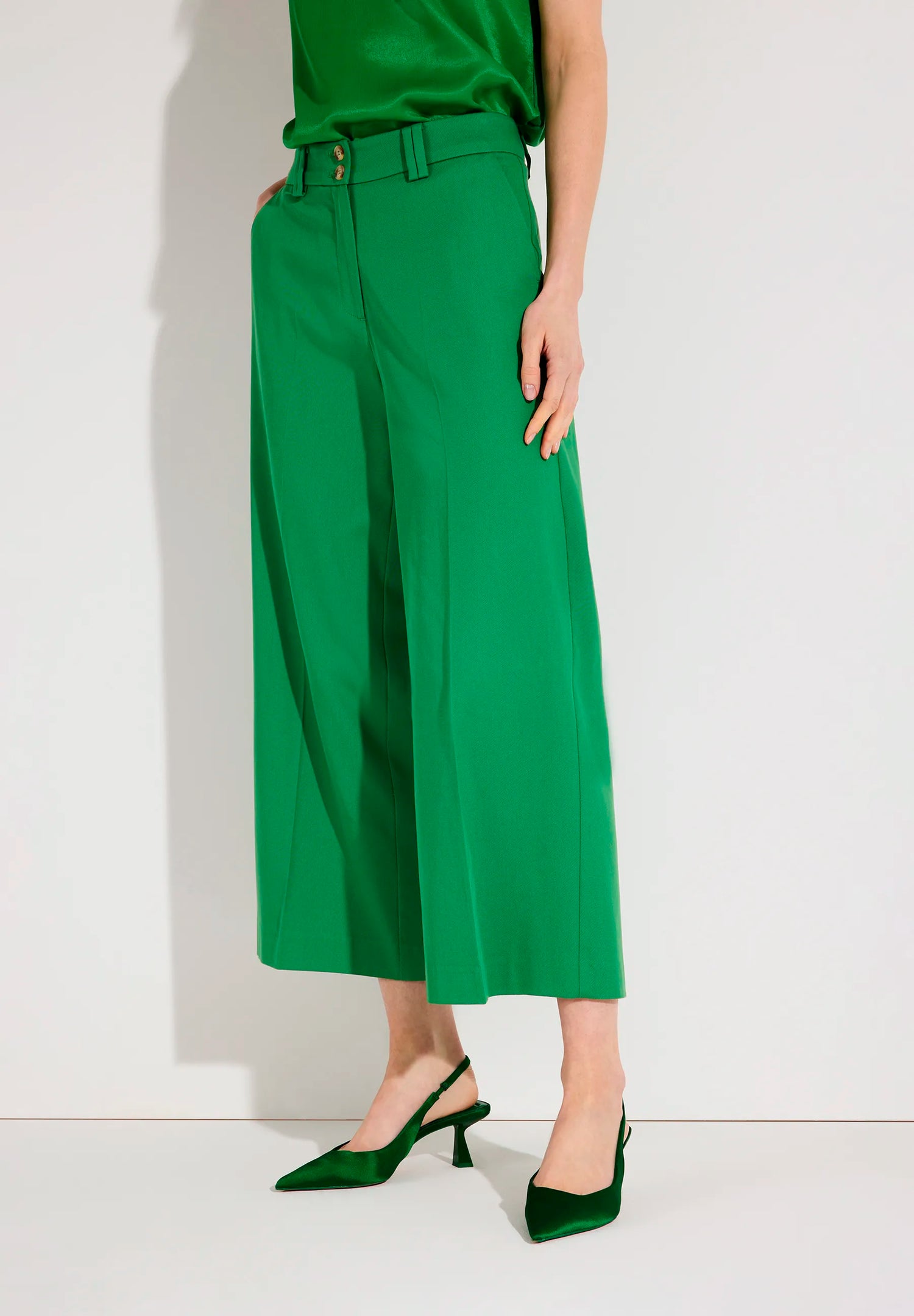 More &amp; More Garden Green Women Culotte SKU: 61824453_0640 Image 03