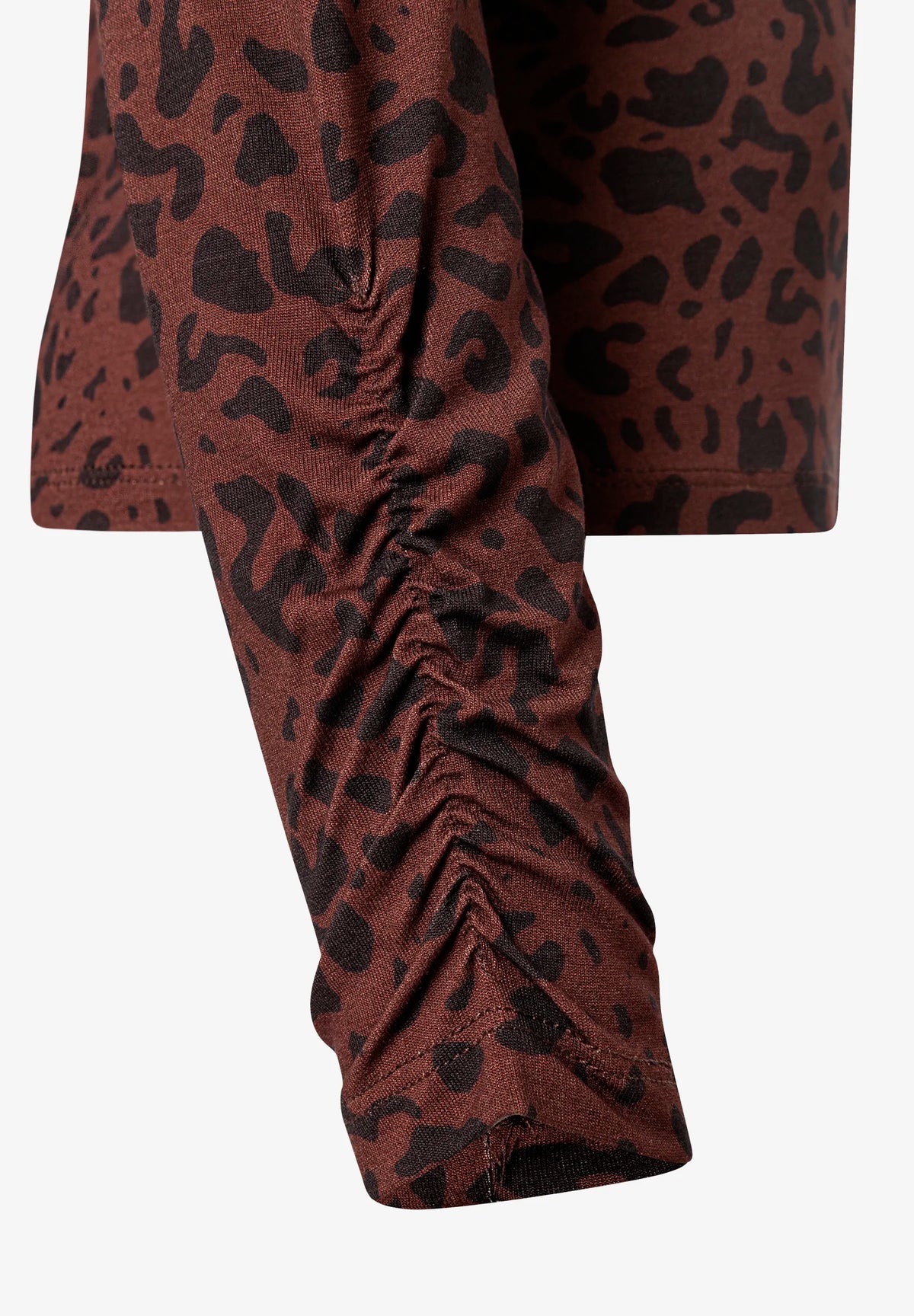 More &amp; More Two Tone Animal Print Women T-Shirt with Leopard Print SKU: 61910585_M2279 Image 04