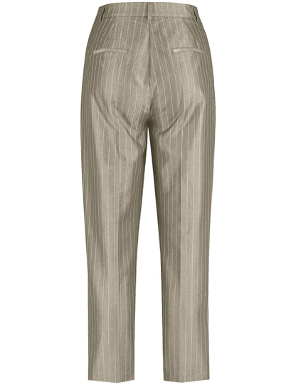 Fine 7/8-Length Pinstripe Trousers In A Straight Fit_03