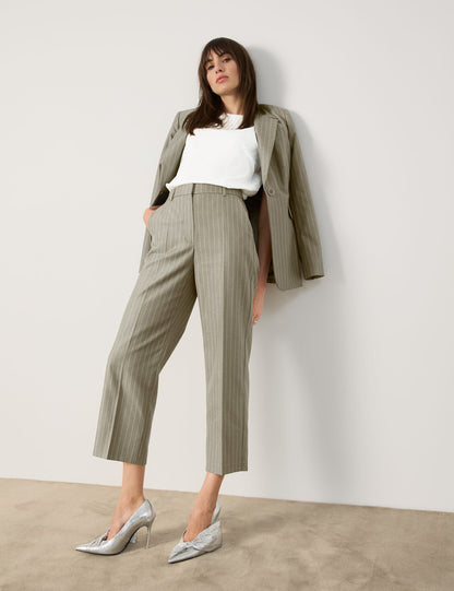 Fine 7/8-Length Pinstripe Trousers In A Straight Fit_05