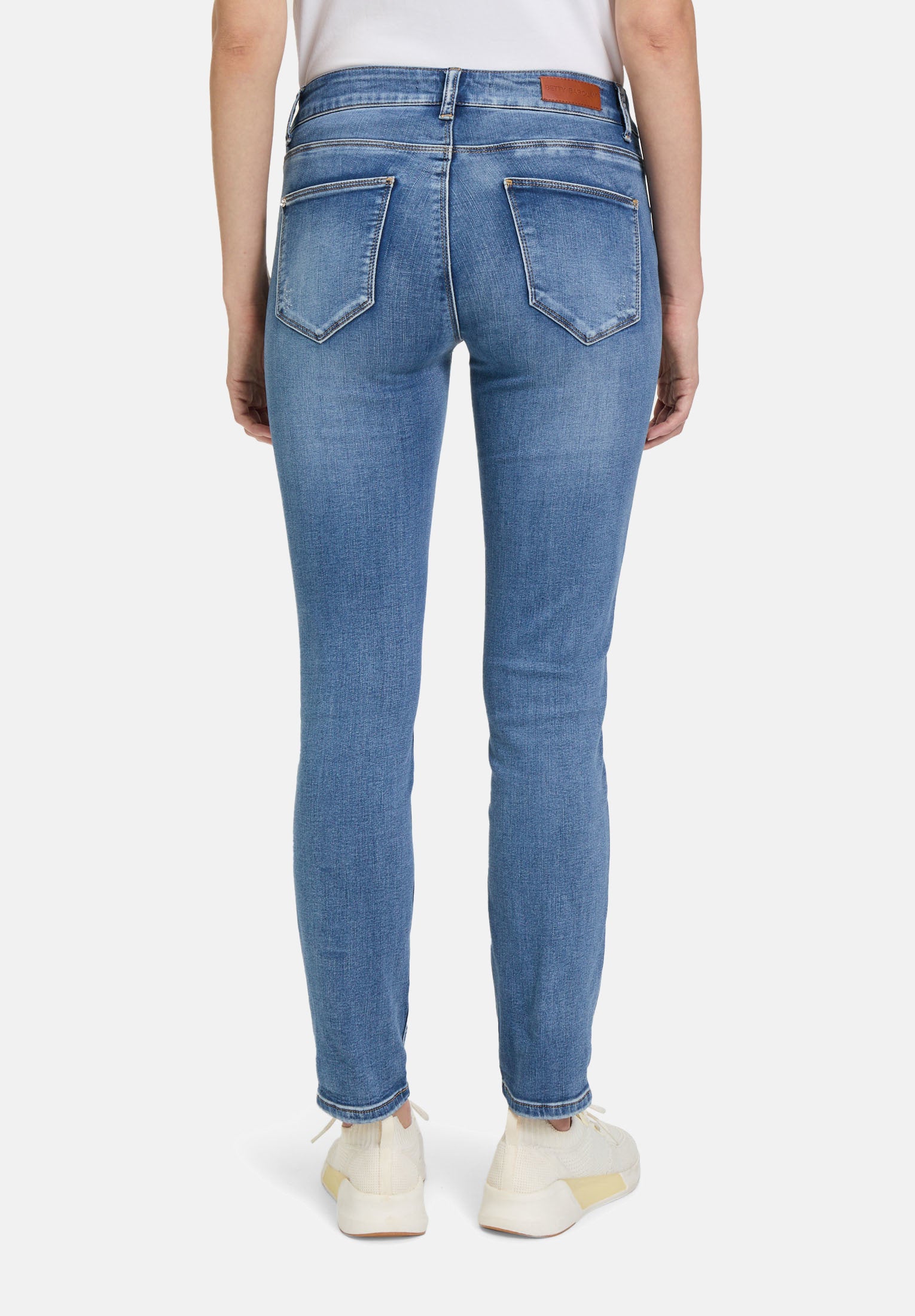 Betty Barclay_Slim Fit Jeans Sunny Short Size with Stretch_6365-1053_8619_03