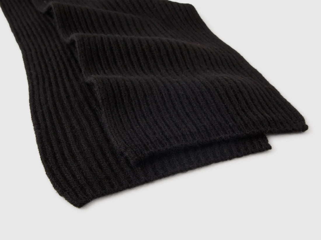 Benetton Black Men 100% Wool Ribbed Scarf SKU: 63UWVU00I_100 Image 02