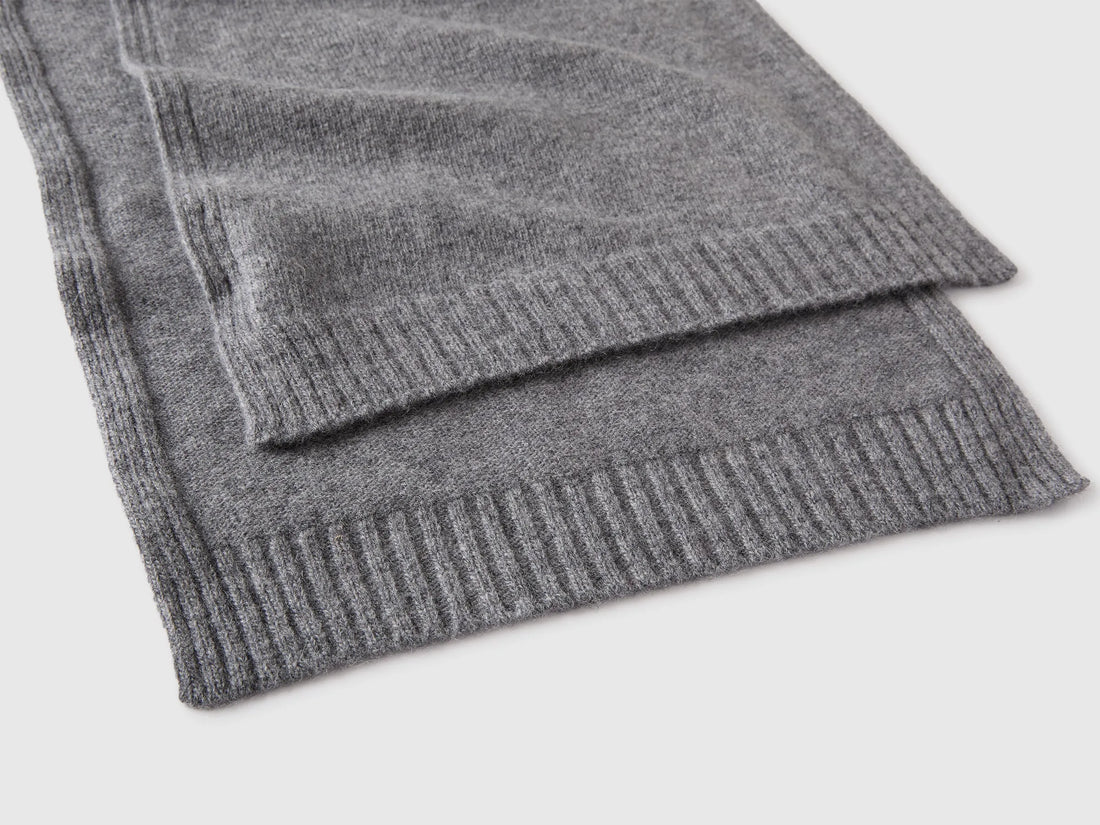 Benetton Dark Gray Women 100% Wool Scarf SKU: 63UWVU00K_507 Image 02