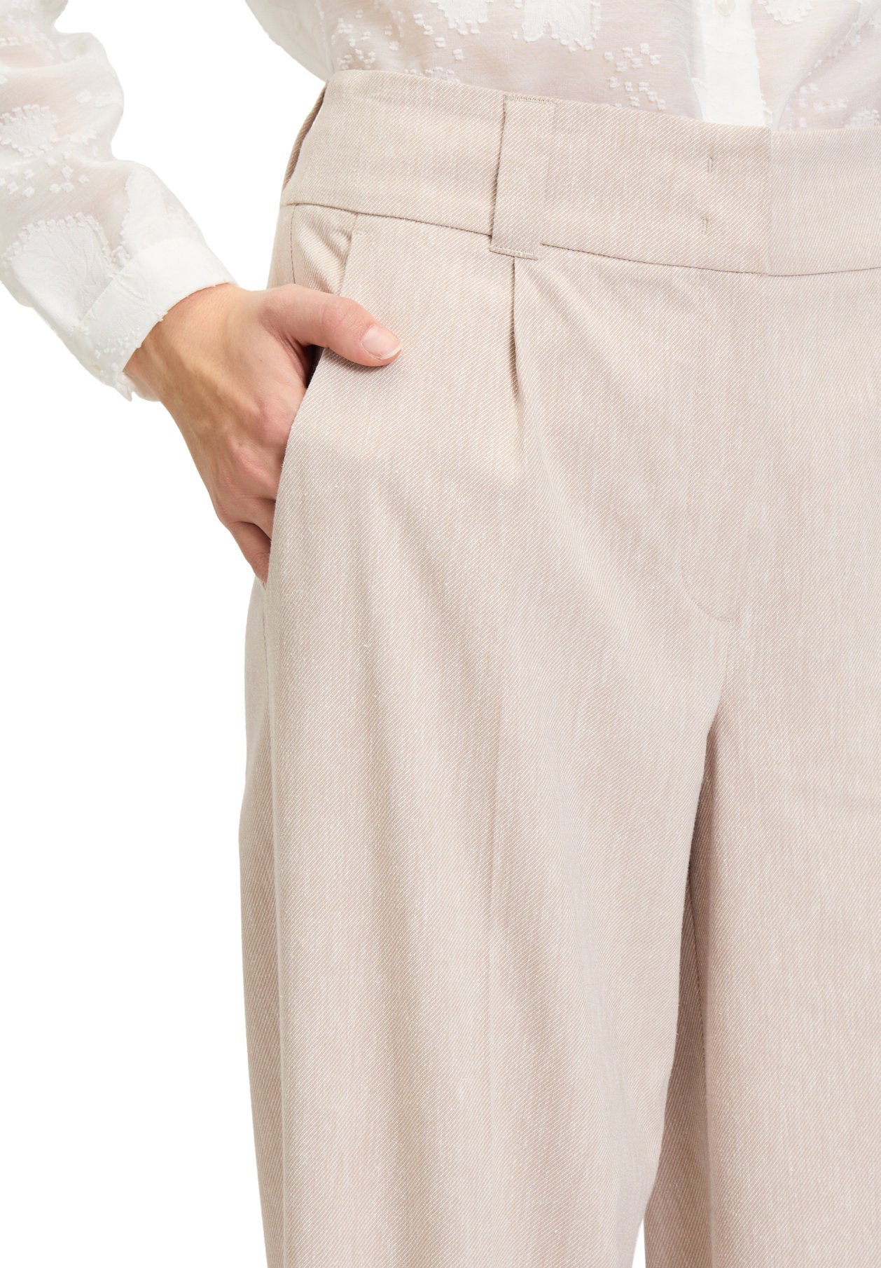 Betty Barclay_Figure-Skimming Suit Trousers_6573-3351_1714_06