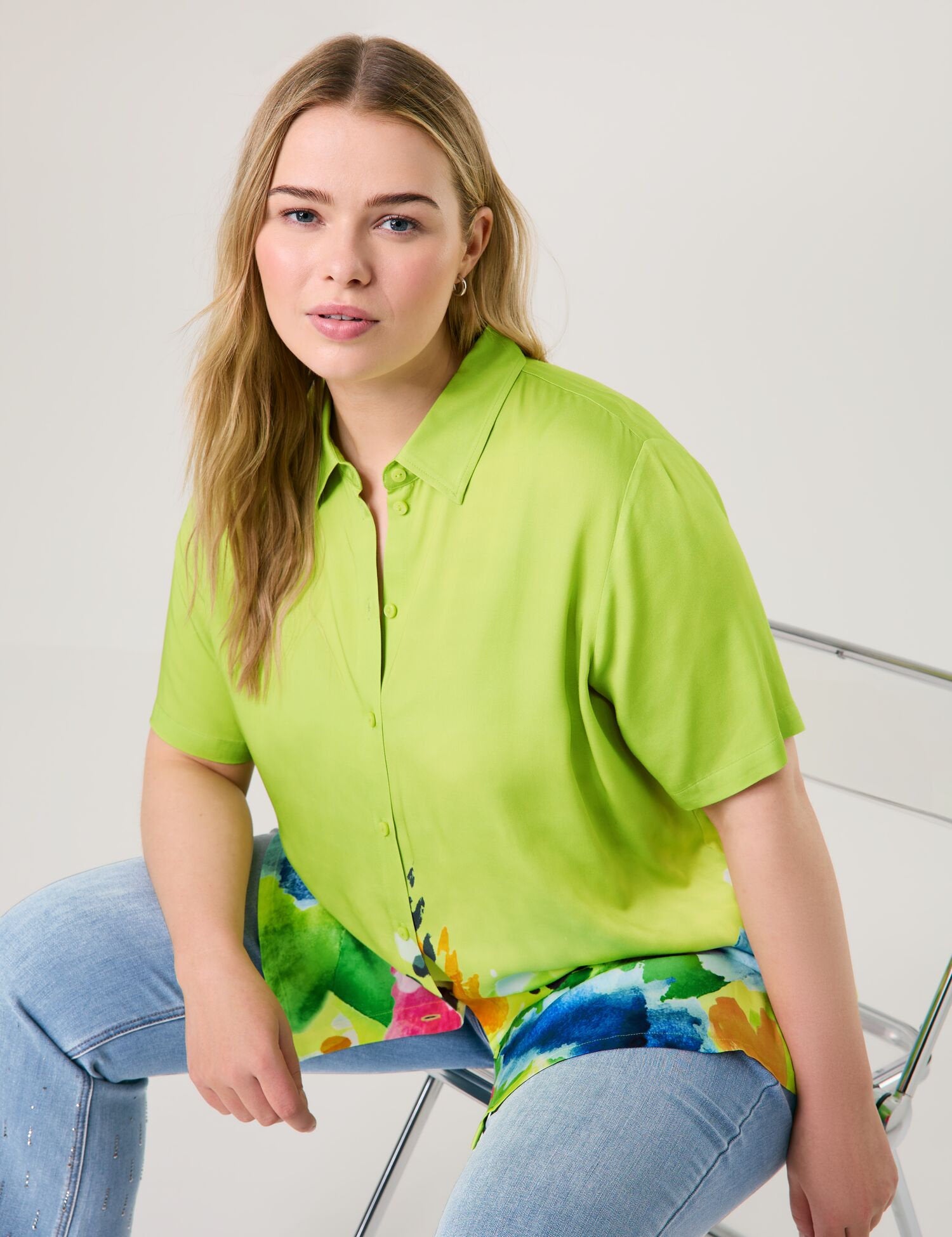 Samoon_Short Sleeve Blouse with a Floral Print_660629-21140_5752_02