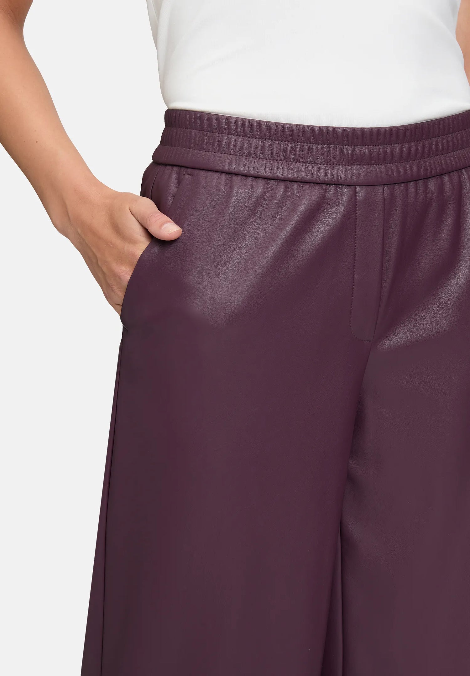 Betty Barclay_Dark Aubergine_Wide-Leg Pull-On Trousers_6640-3127_4685_07