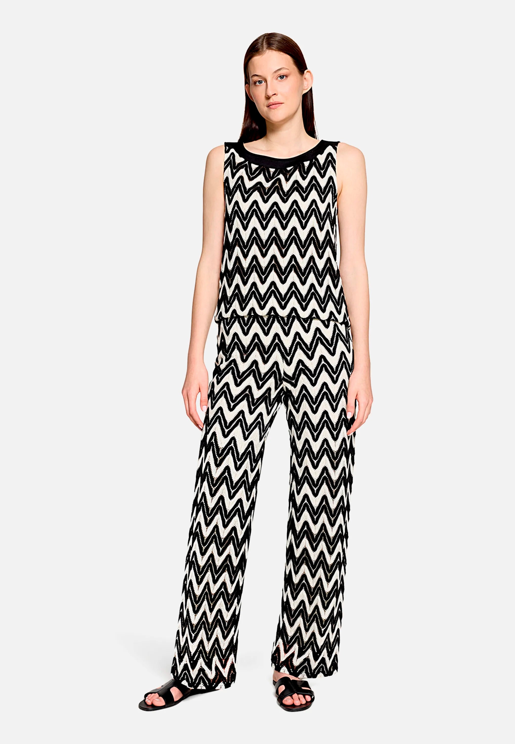 Betty Barclay Black/Cream Women Textured Pull-On Trousers SKU: 6702-3376_9812 Image 02